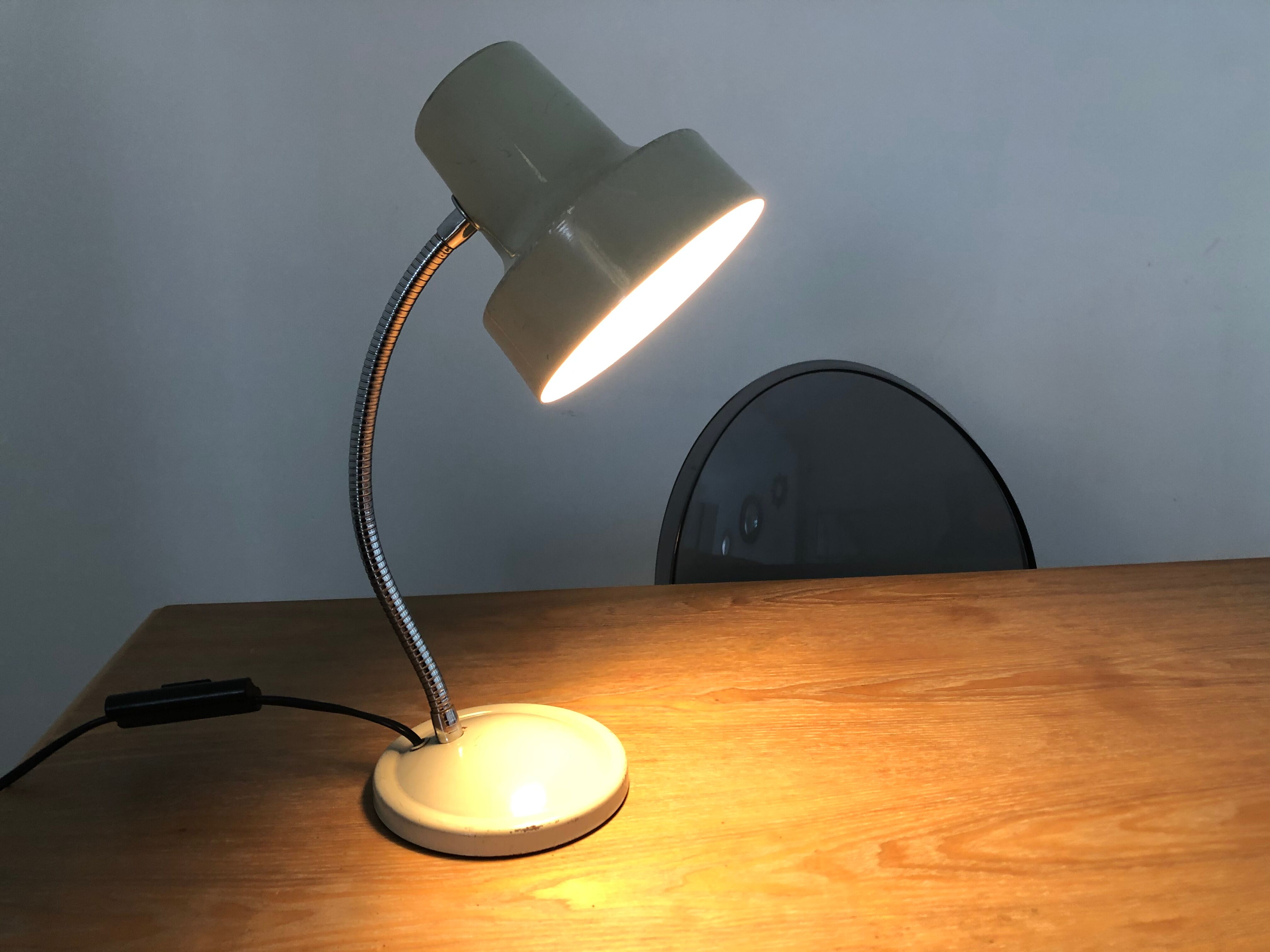 Unilux 70 design flexible desk lamp