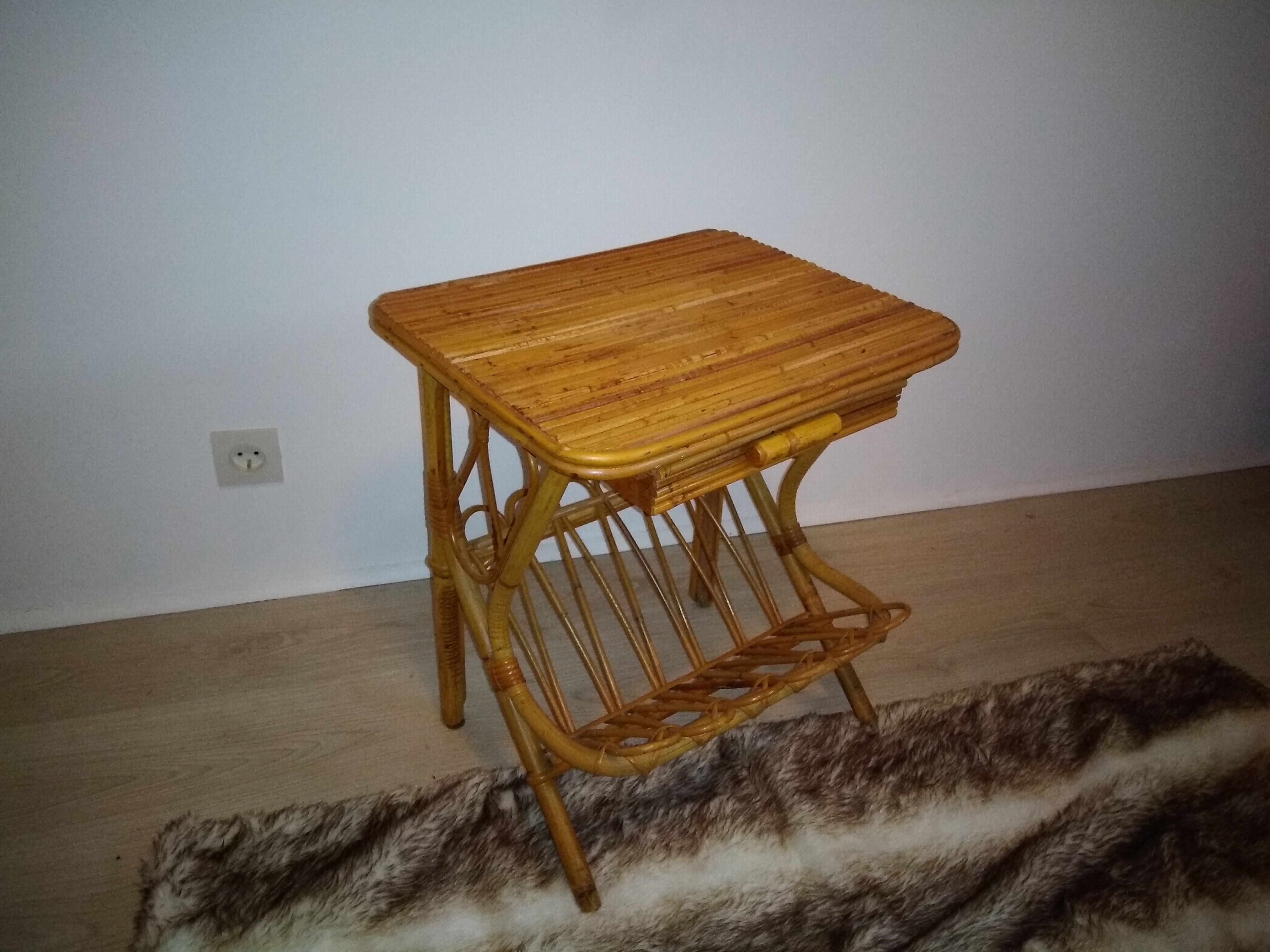 Magazine rack vintage rattan