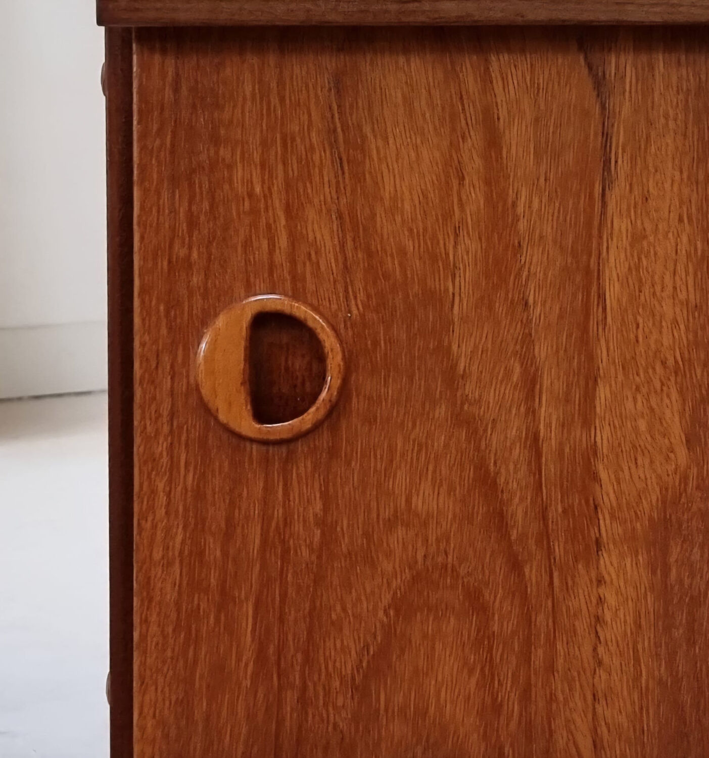 Lowboard du milieu du siècle