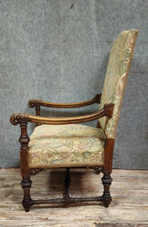 Antique walnut armchair – Renaissance / Henry II style – H 111 cm