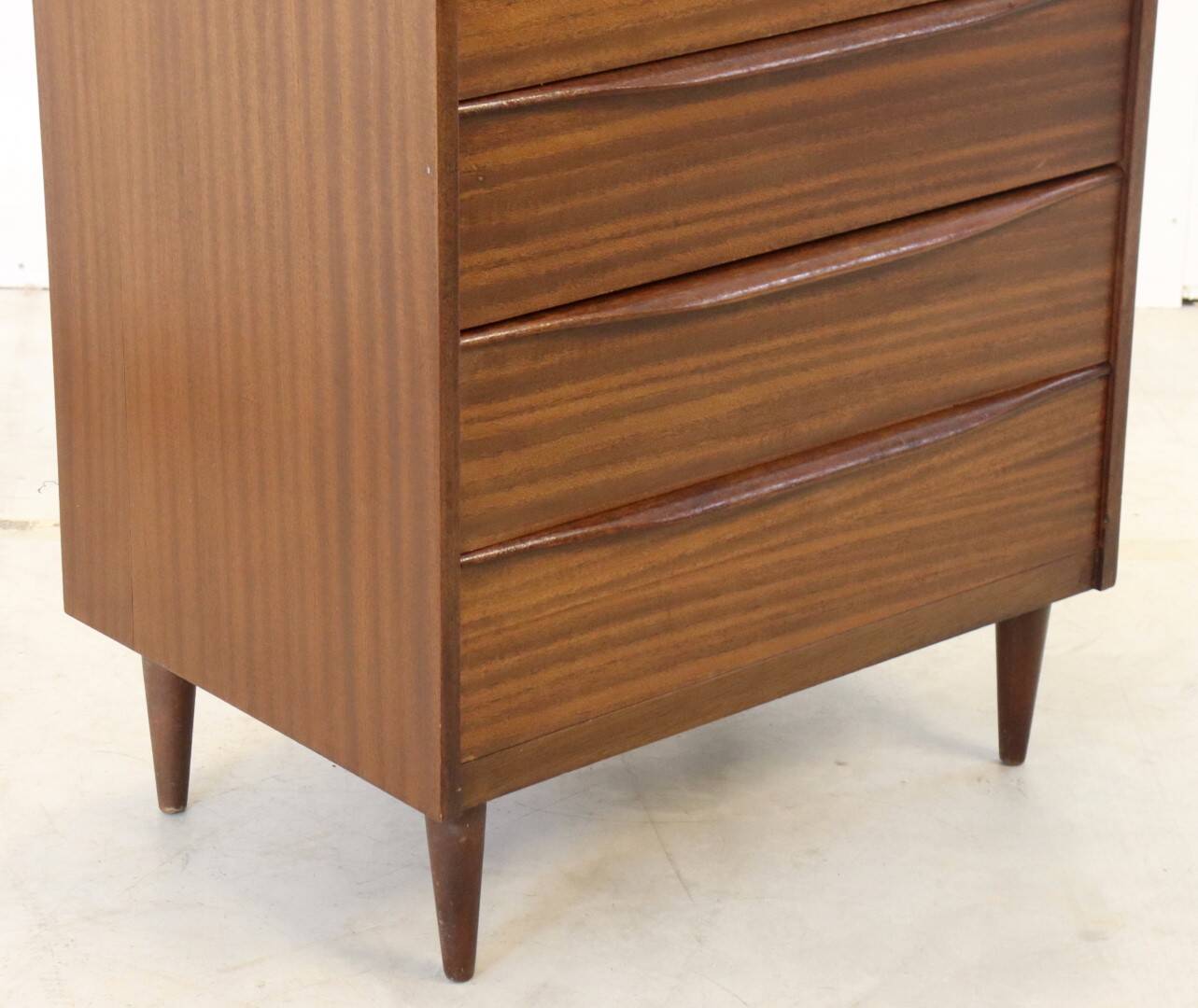 Dresser 'Bridgend'