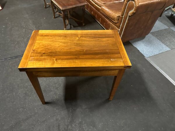 Table de jeux en merisier