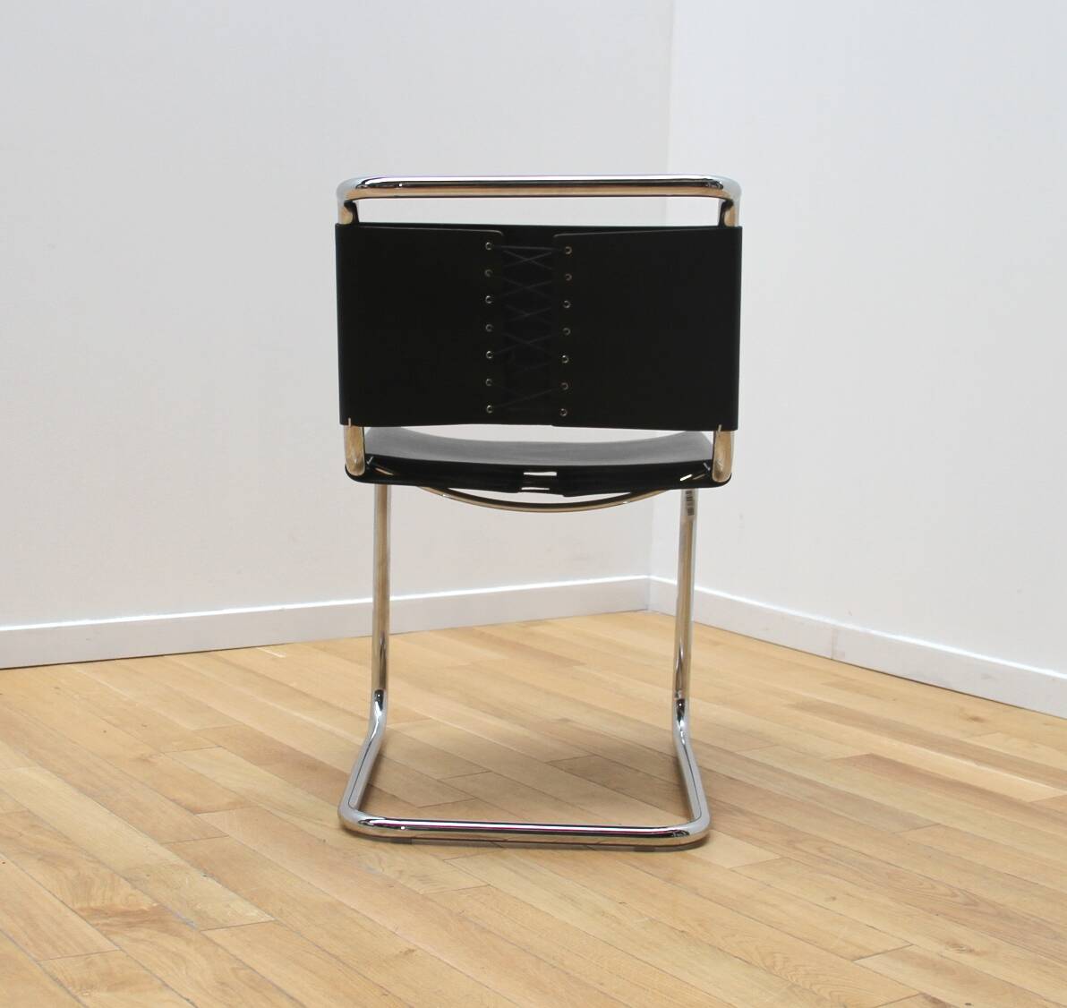 B33 chair, Marcel Breuer