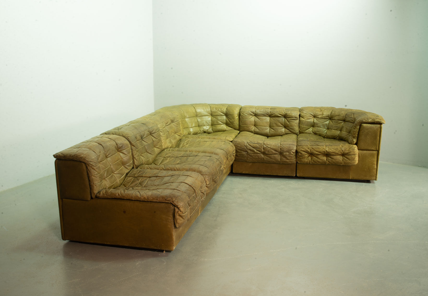 De Sede DS11 Olive Green Patched Leather Modular Sofa, 6 Elements. 1970s