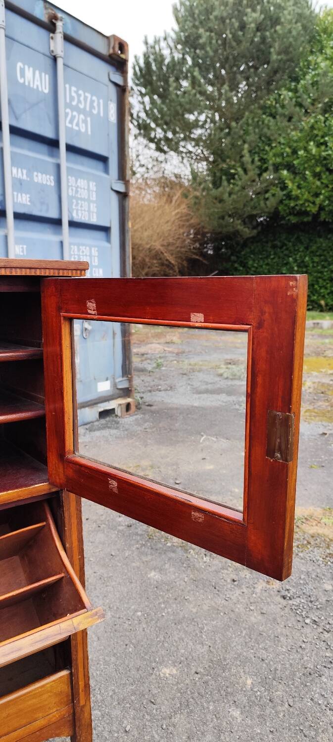 Music stand