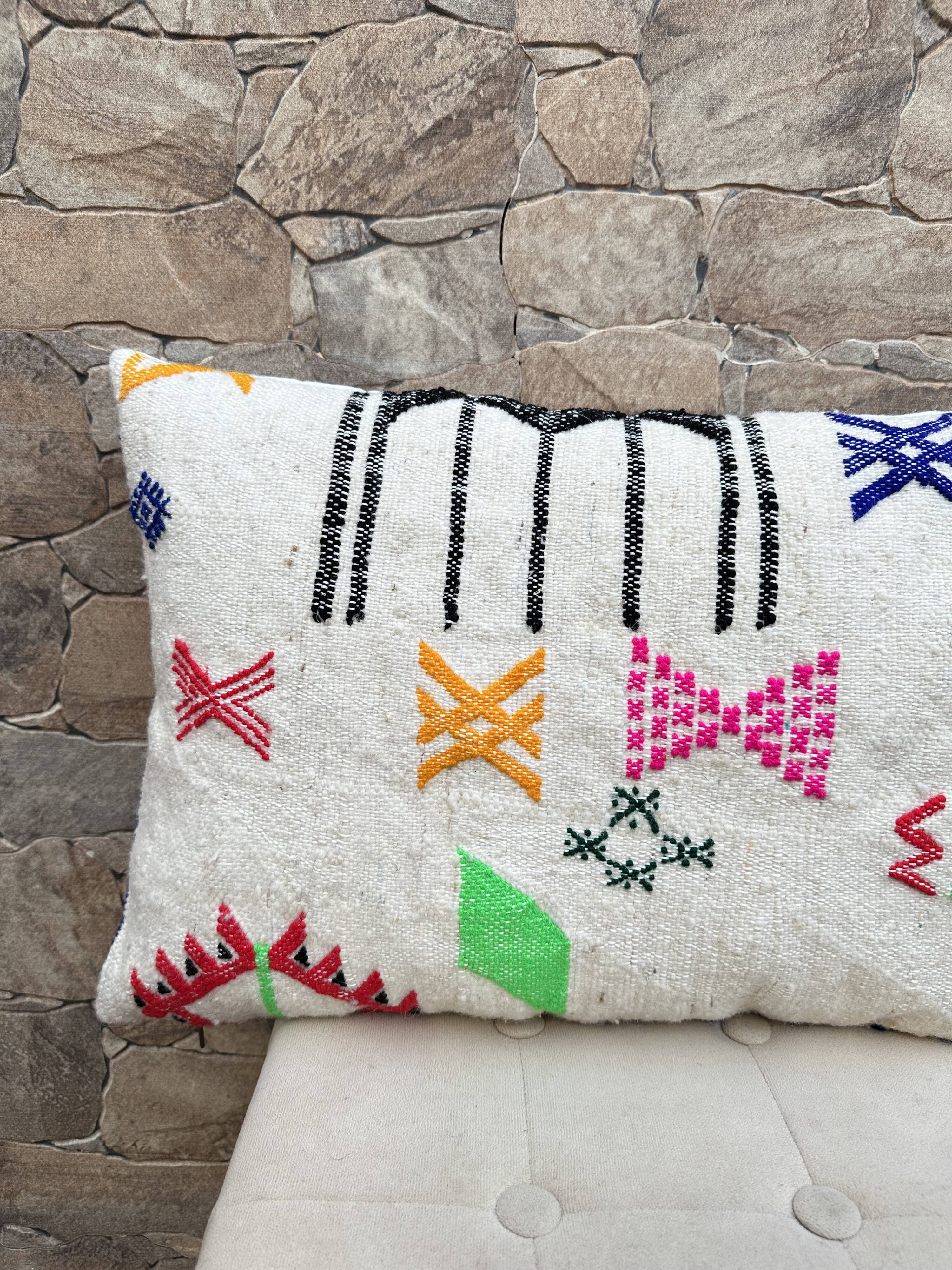 Handmade cushion cover in Berber wool Moroccan Kilim cushion 60x40