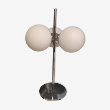 3-globe lamp in matte white opaline