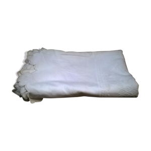 Nappe à bord festonné vintage