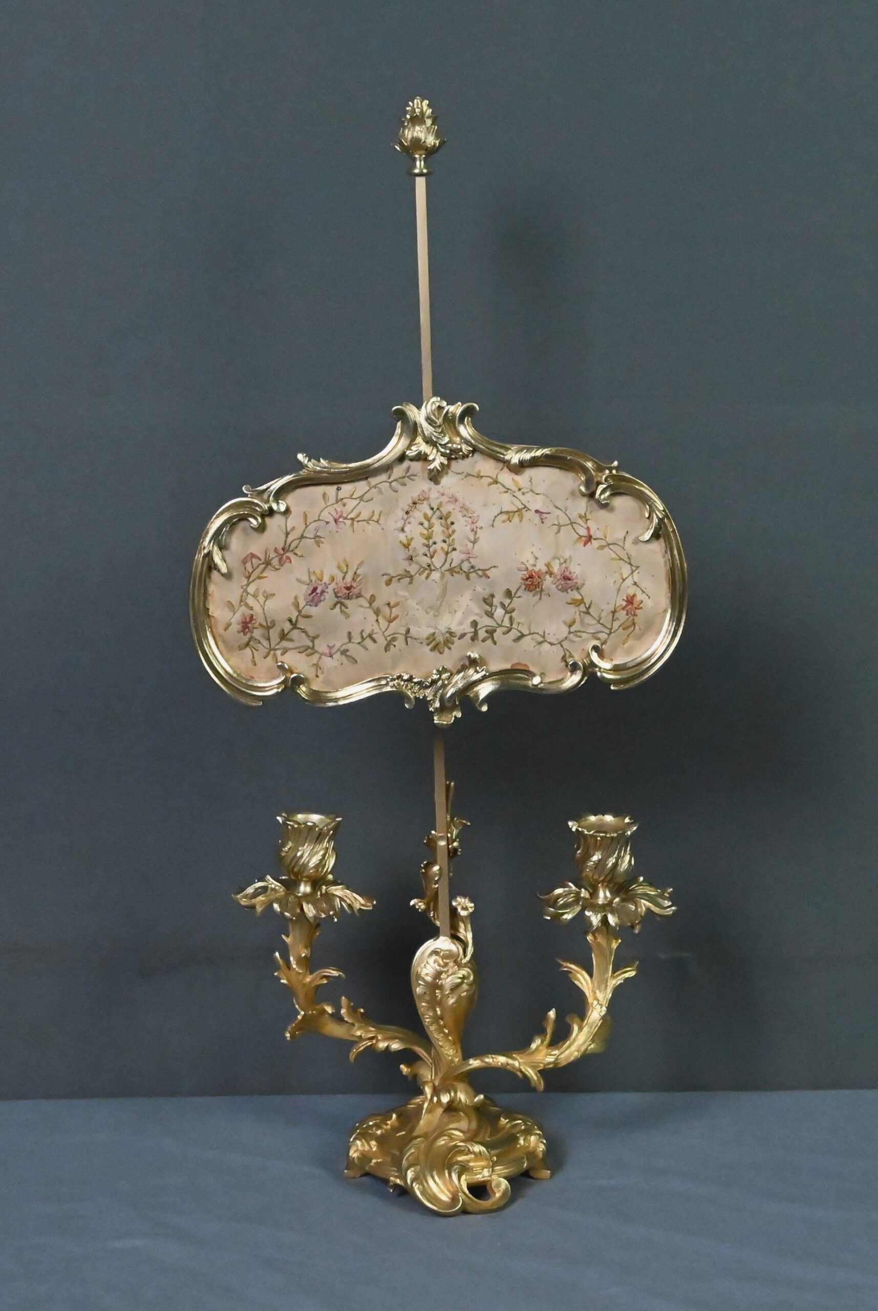 Chandelier with a gilded bronze shade, Louis XV style – Mid 19th century