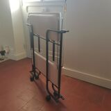 Foldable service on wheels