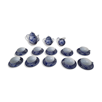 Blue Asian tea service