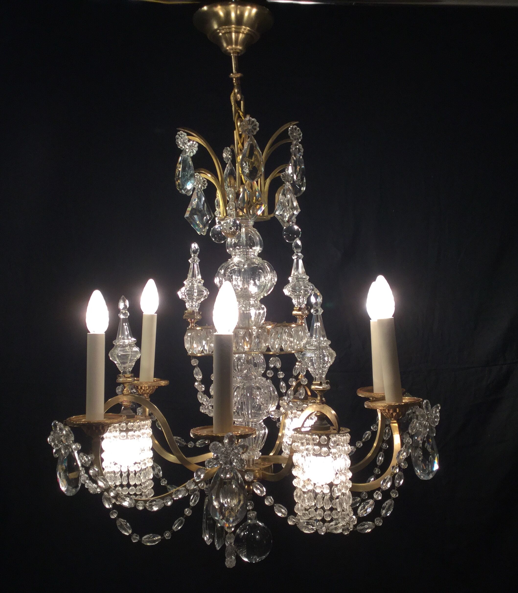 Chandelier bronze and crystal