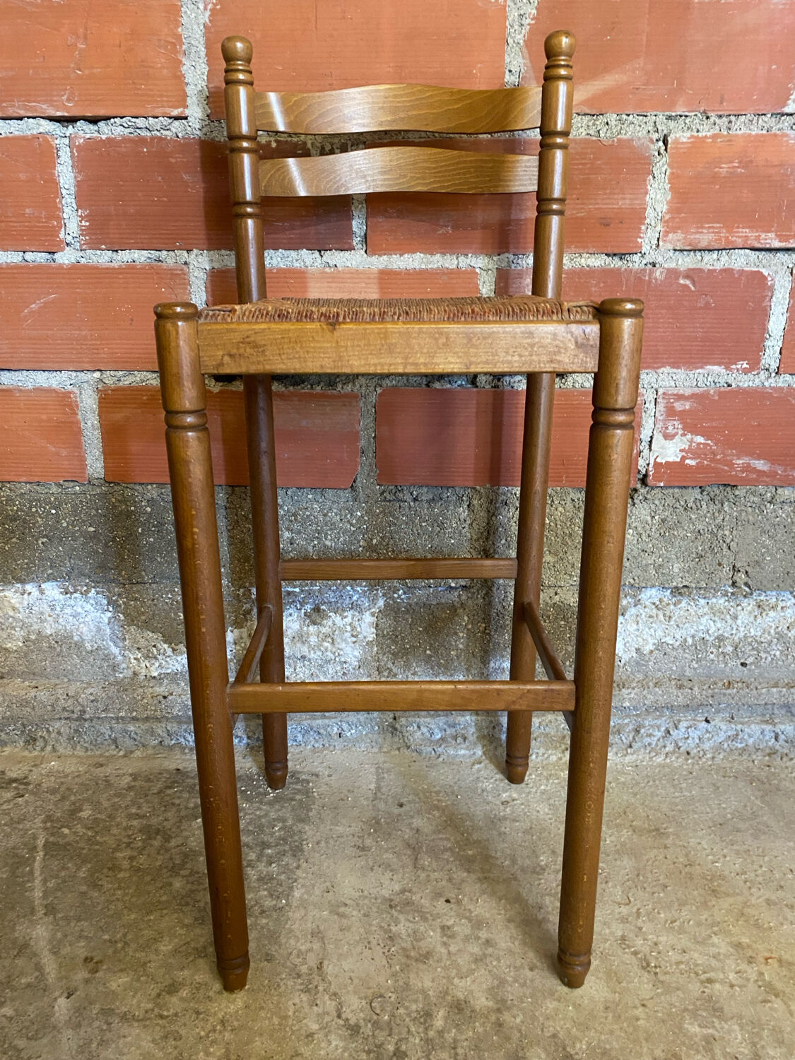 Tabouret de bar haut ancien bois tourné + assise paillée vintage