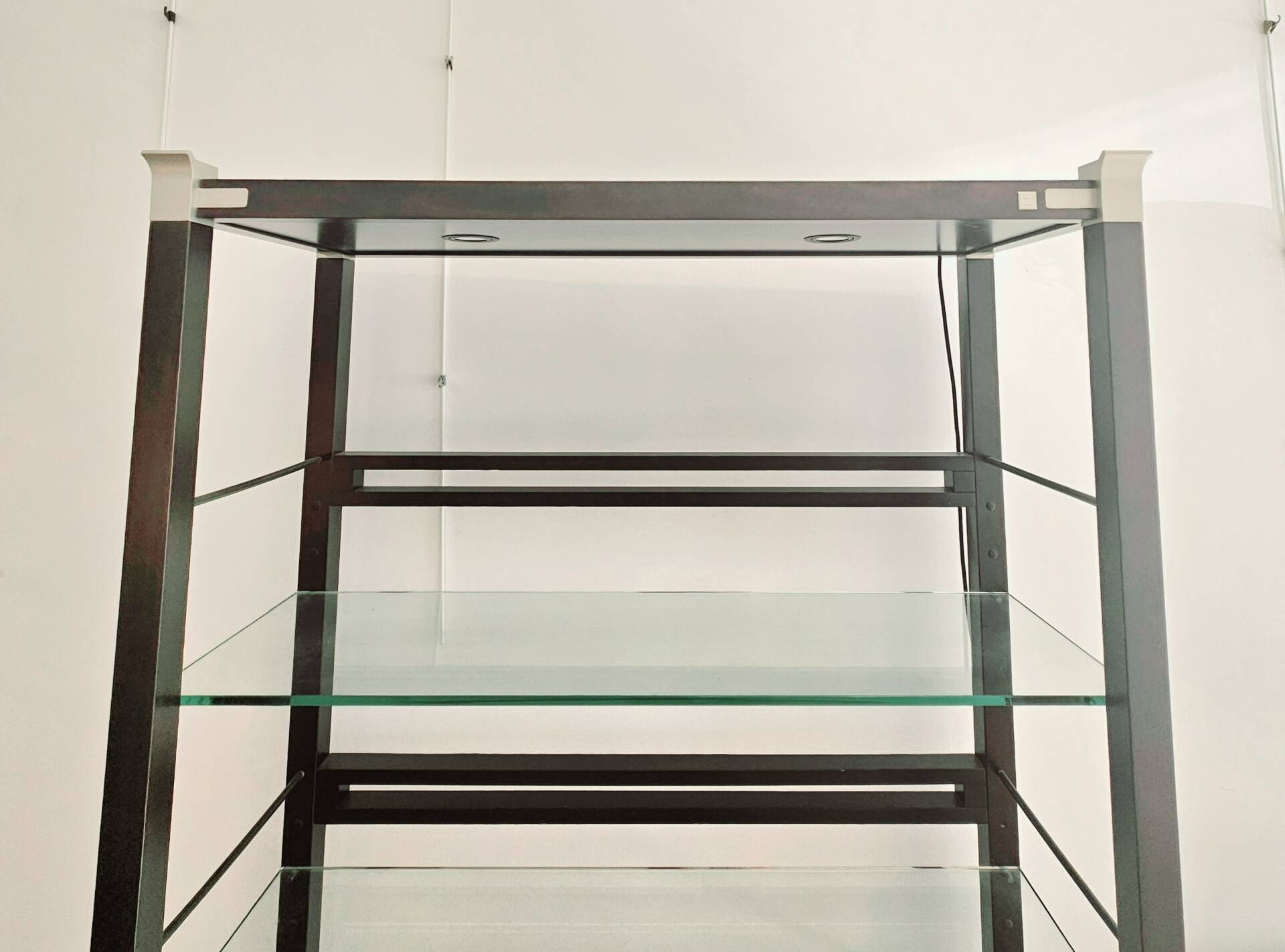 Étagère Pierre Vandel eclairée métal et verre