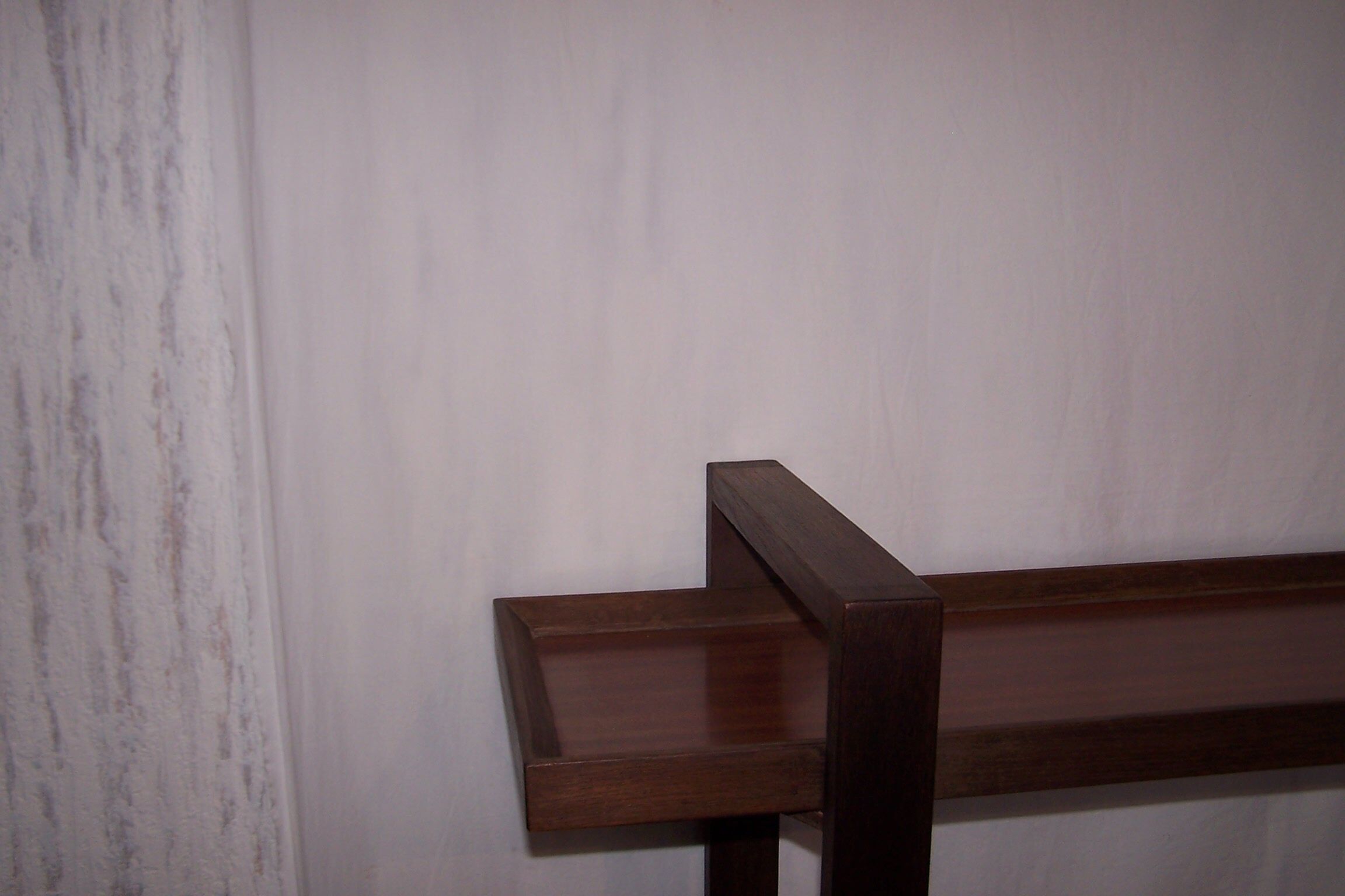 Standing shelf reconstruction of the 50s