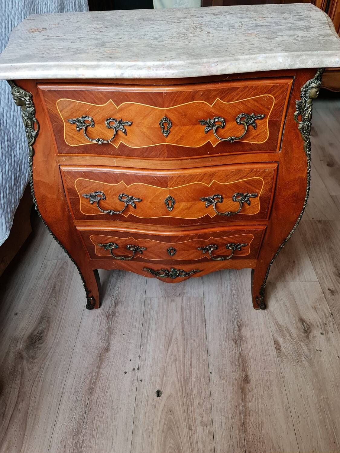 Commode Louis XV bois massif avec plateau en marbre