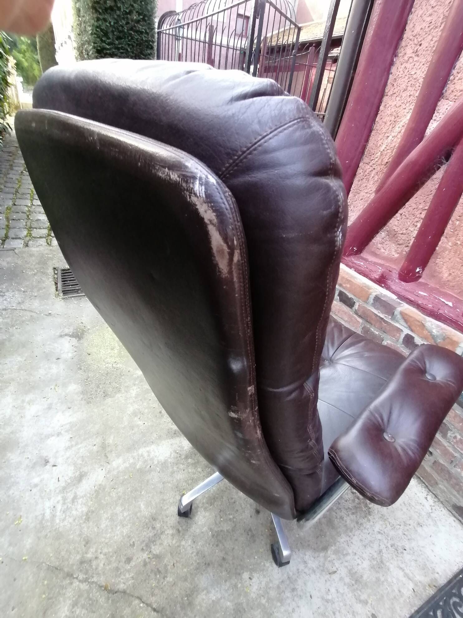 Leather office chair - Johanson design