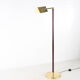 Lampadaire en laiton et bois