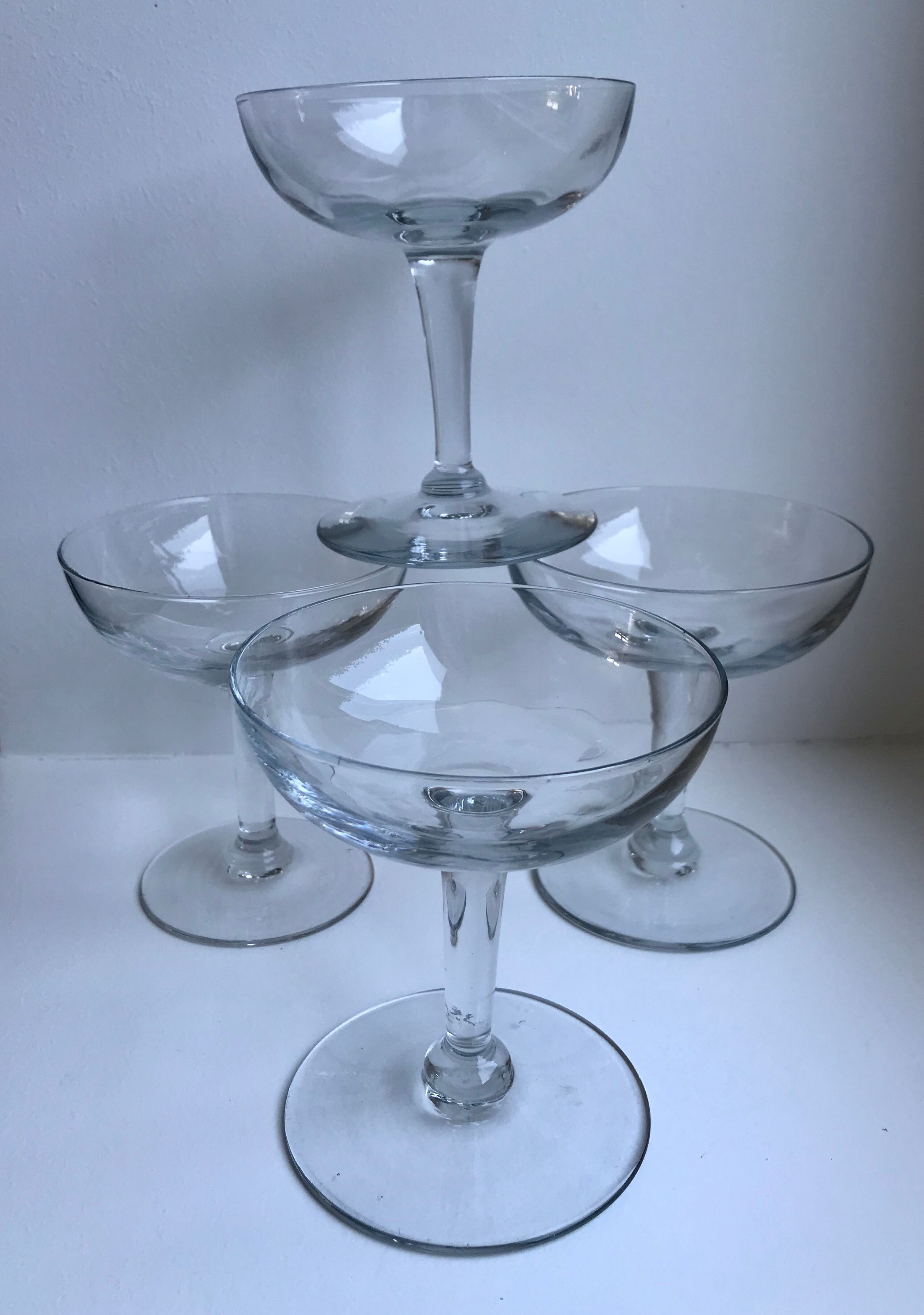 Set of 4 crystal champagne glasses 30s