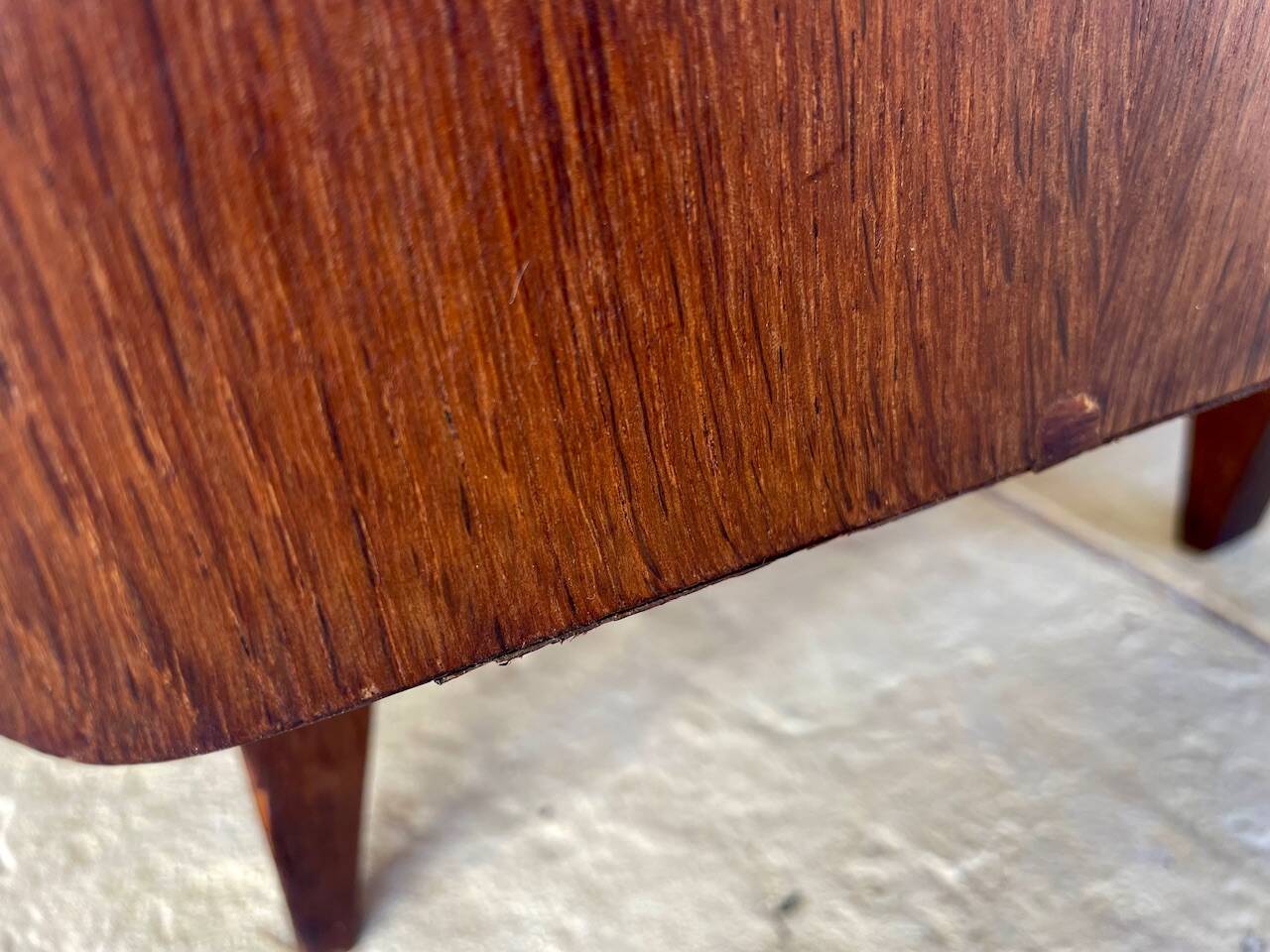 Commode haute vintage en chêne  à 5 tiroirs, circa 1950s