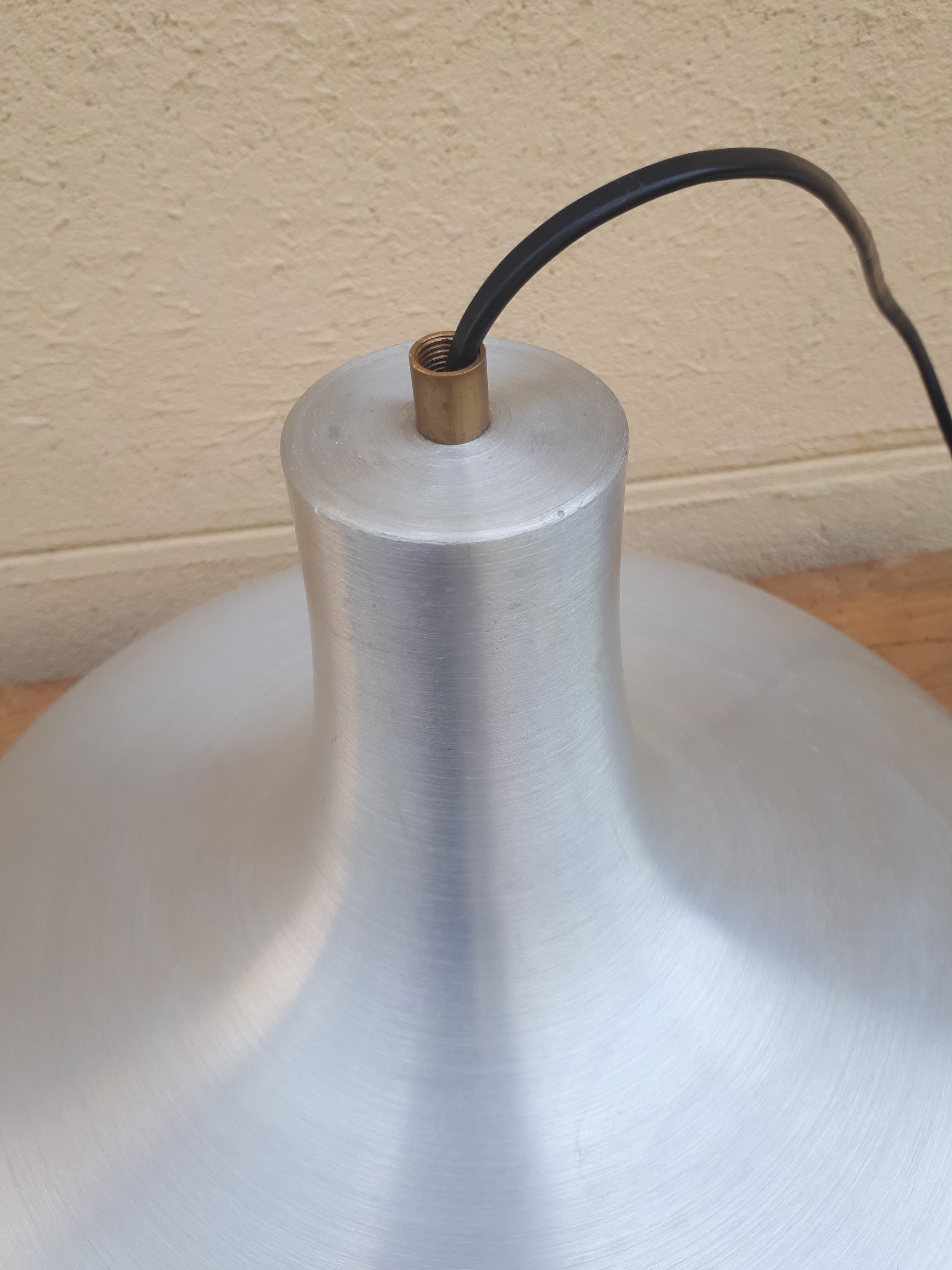 UFO suspension in brushed metal