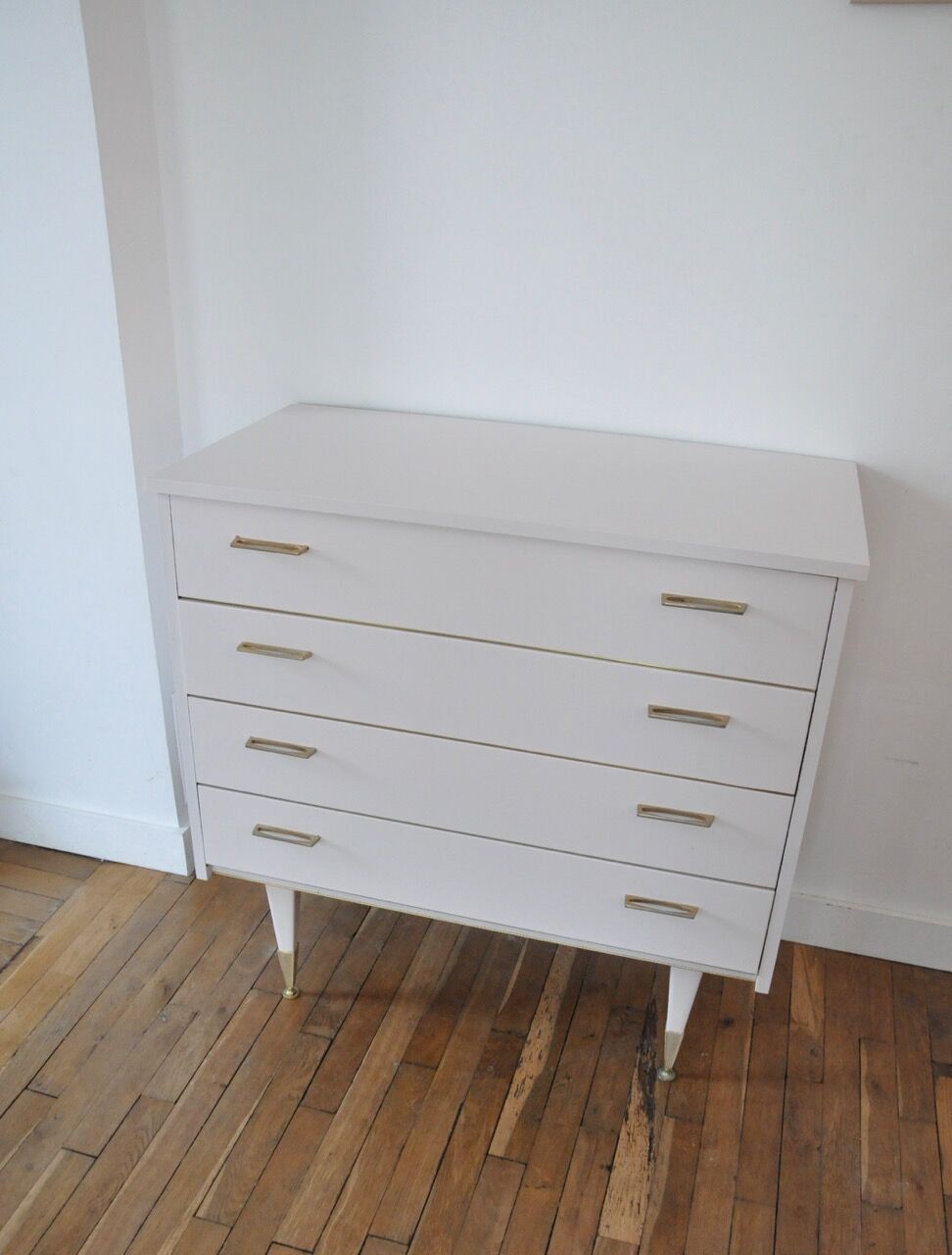 Dresser nude and gold