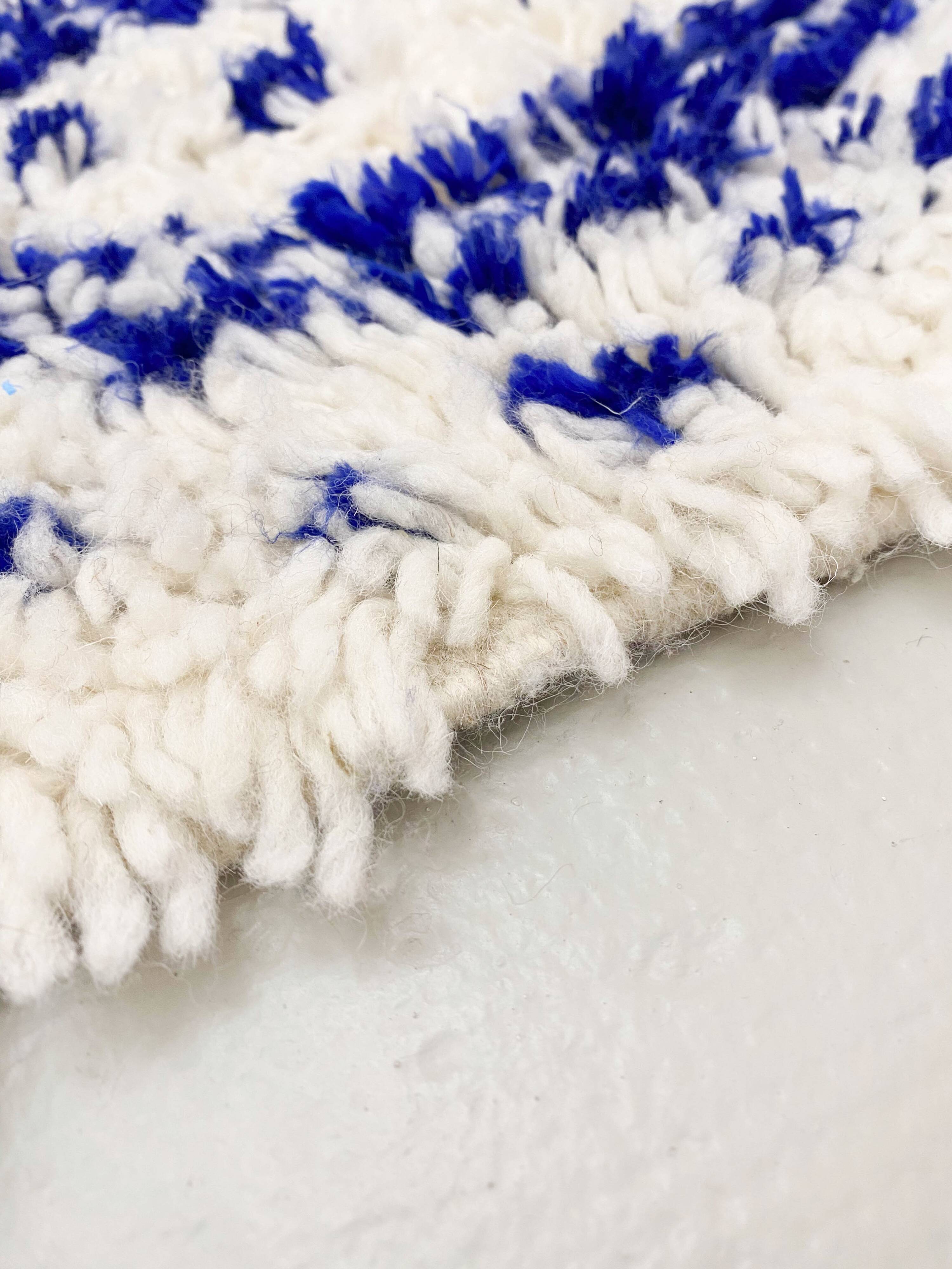 Azilal Moroccan Berber rug with majorelle blue patterns 1.50x0.93m