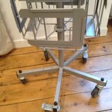 Display postcards or photos on wheels walk
