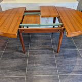 Table ronde extensible scandinave en teck, années 1960