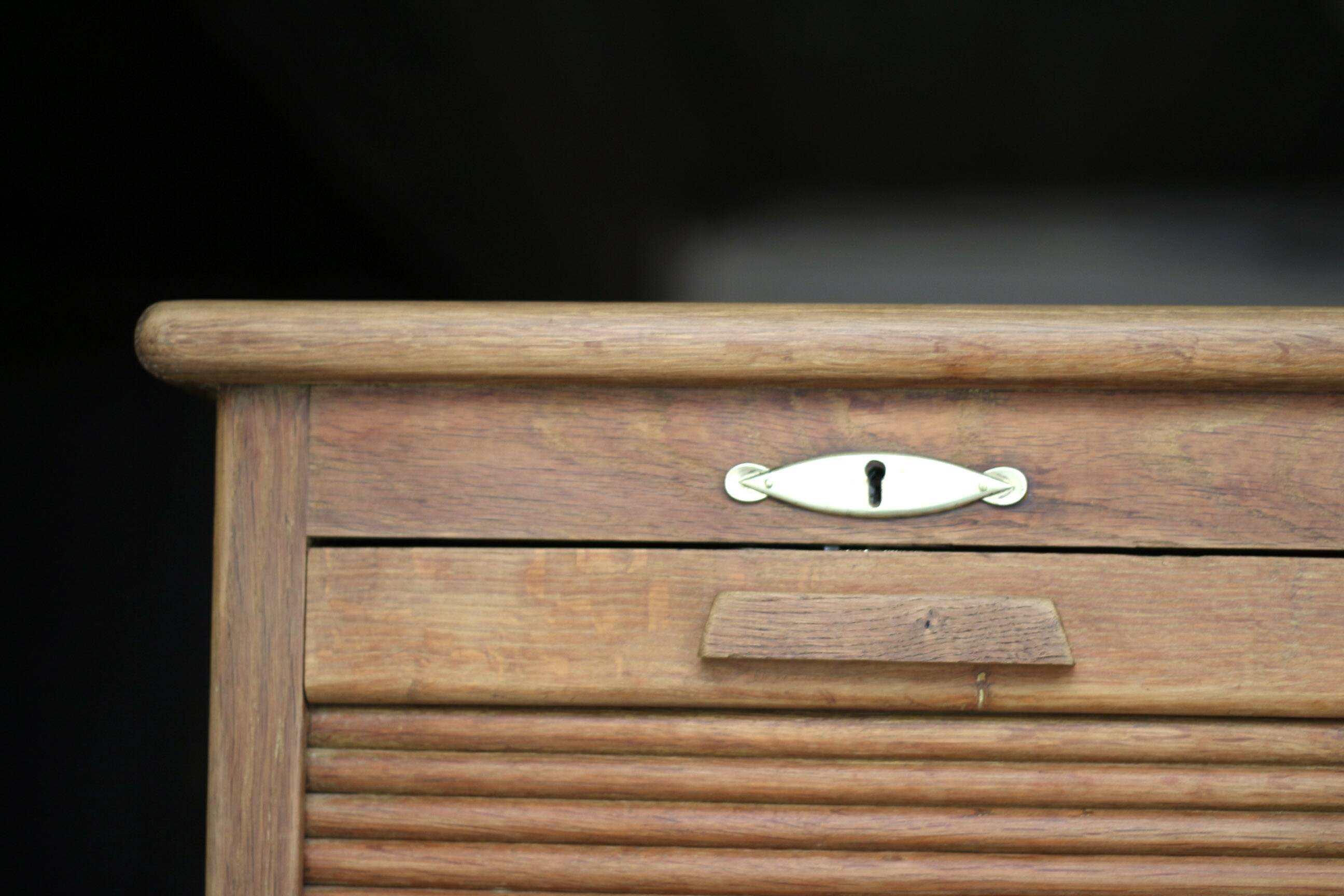 Drawer cabinet with a beautiful patina;