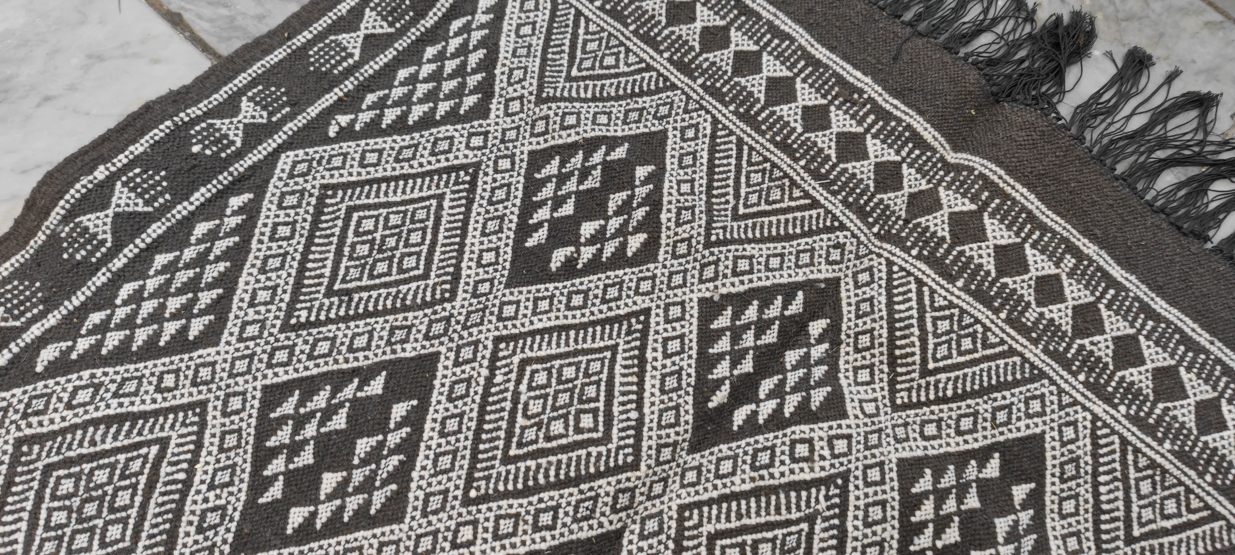 Handmade grey and white margoum carpet in natural wool