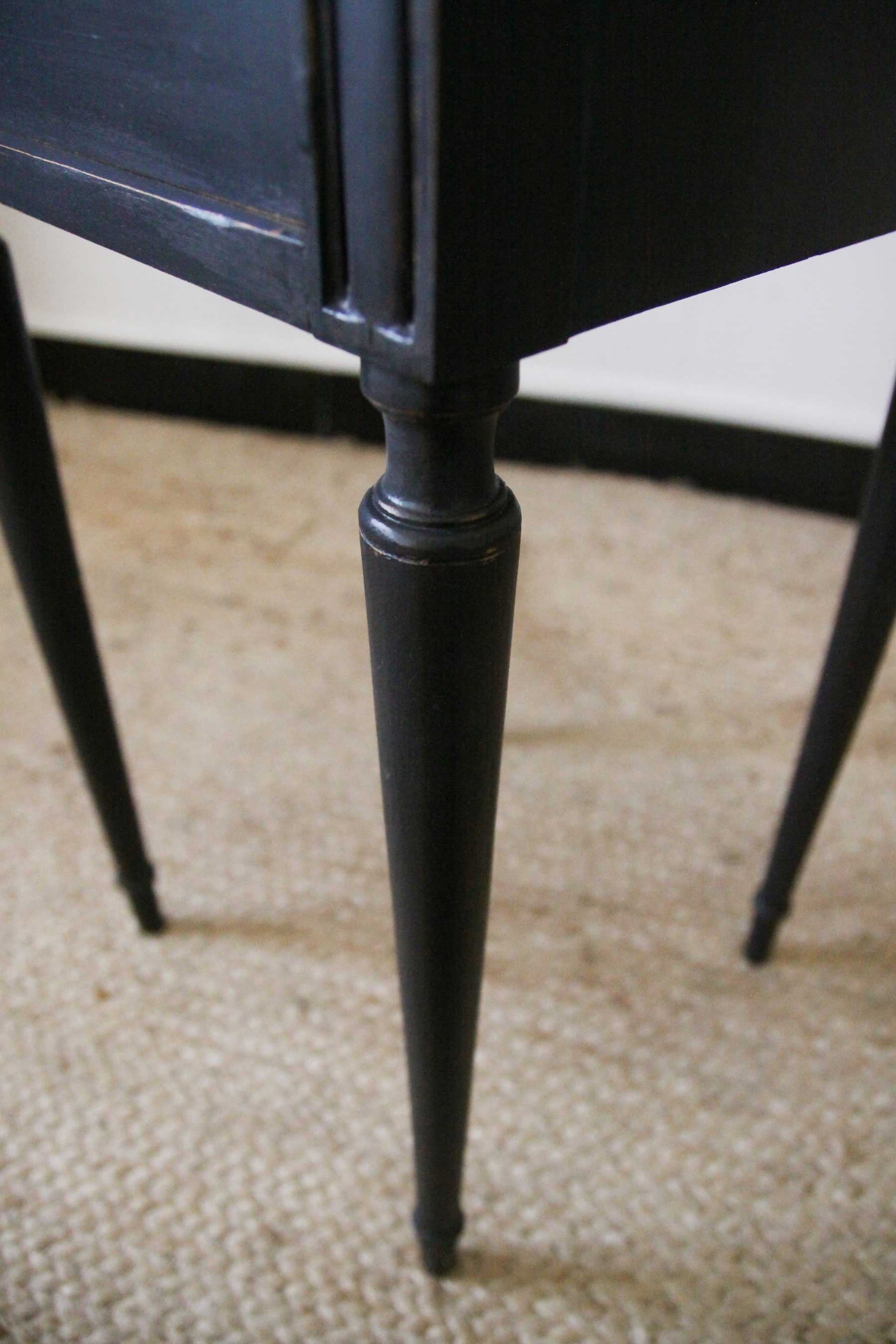 Black bedside style Henri II