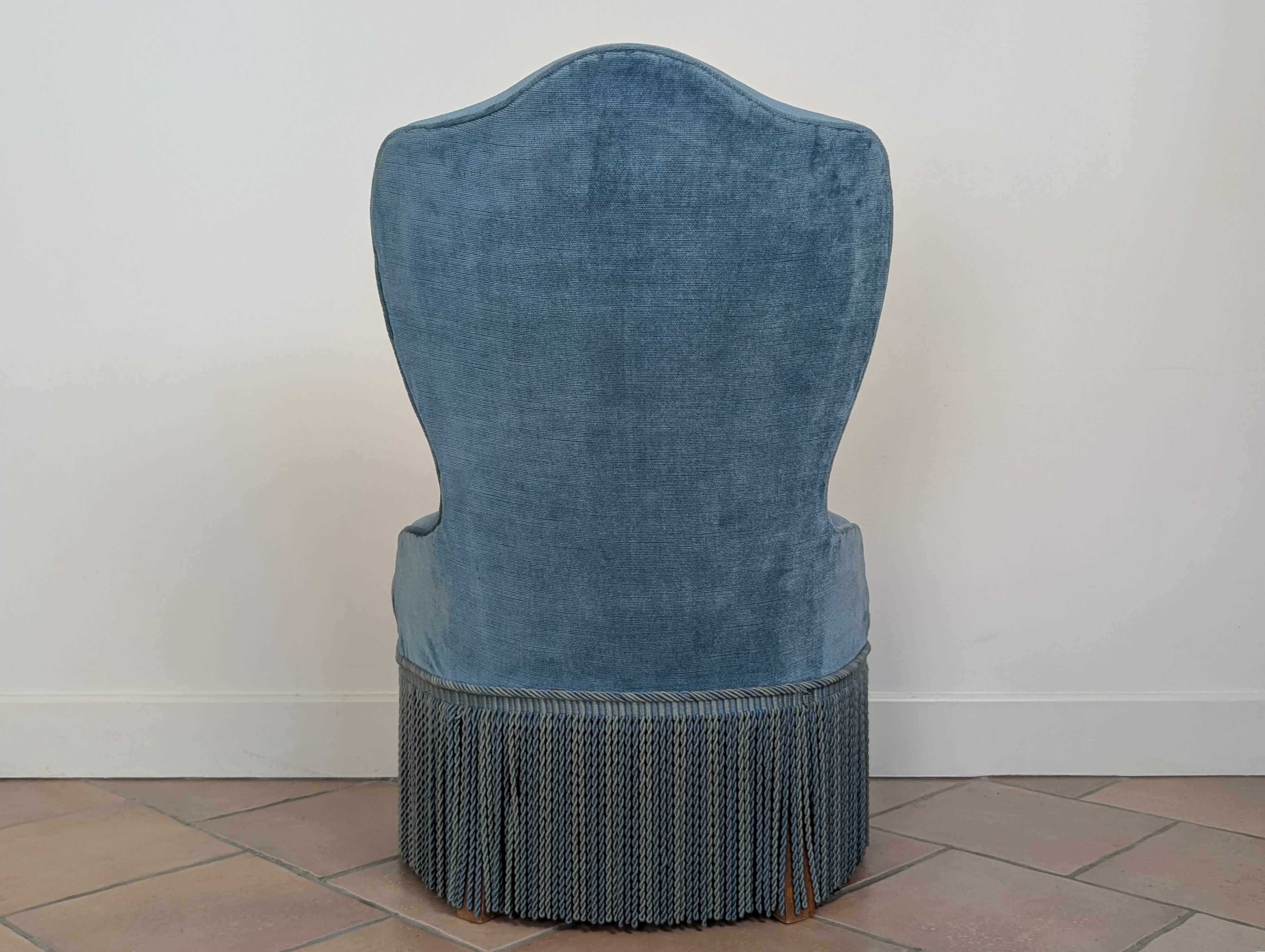 Frog chairs and pouffe