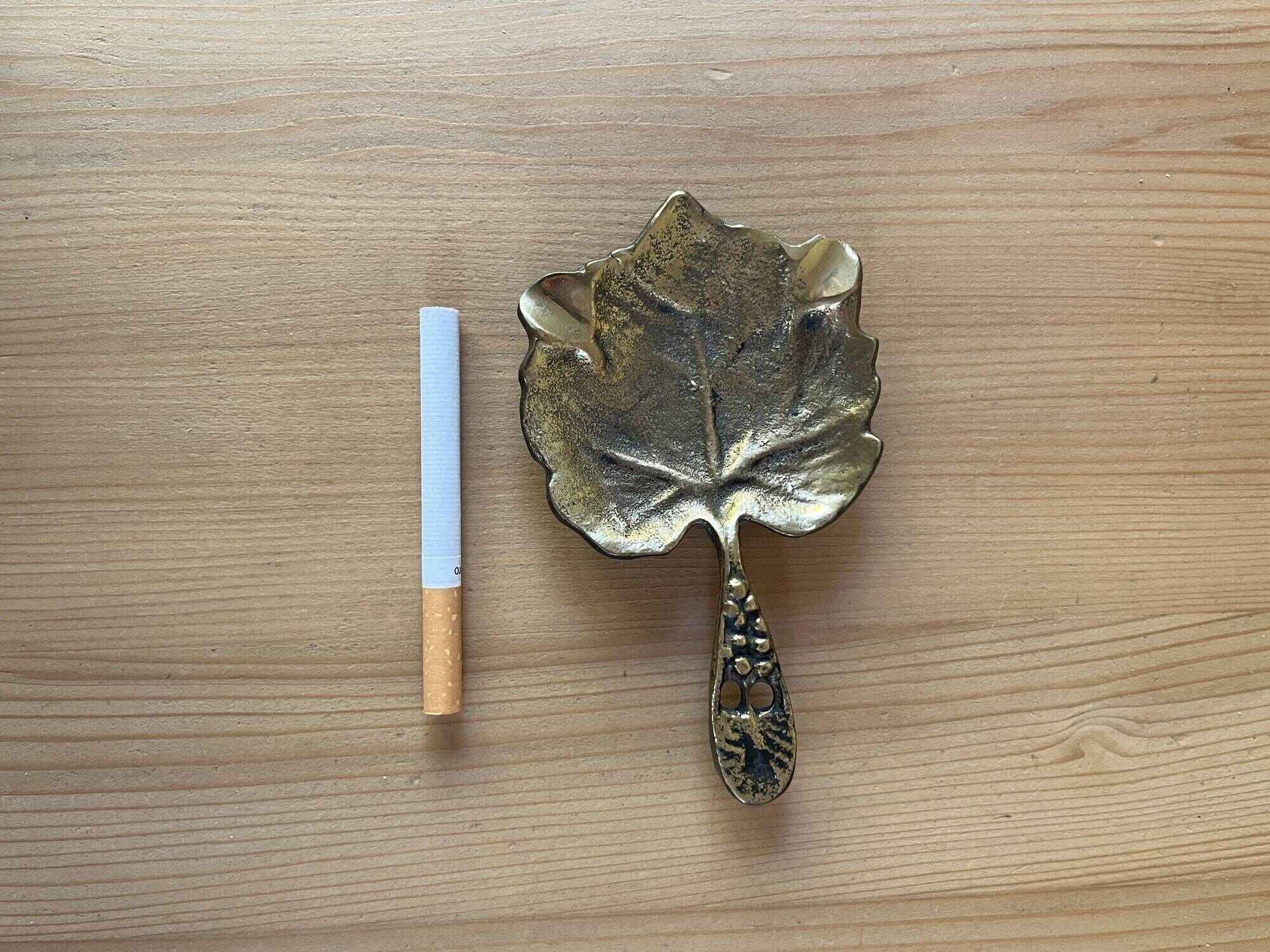 Cendrier en laiton forme feuille