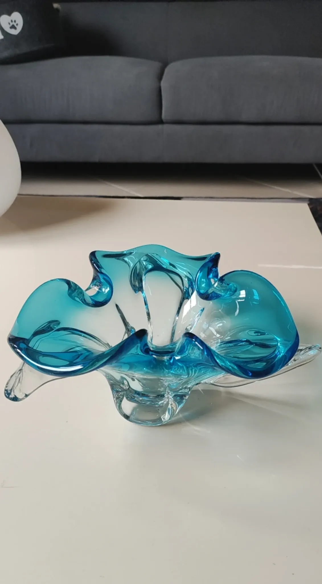 Large Vide Poche/Ashtray Murano. Made of blown art glass. Diameter 28 cm.