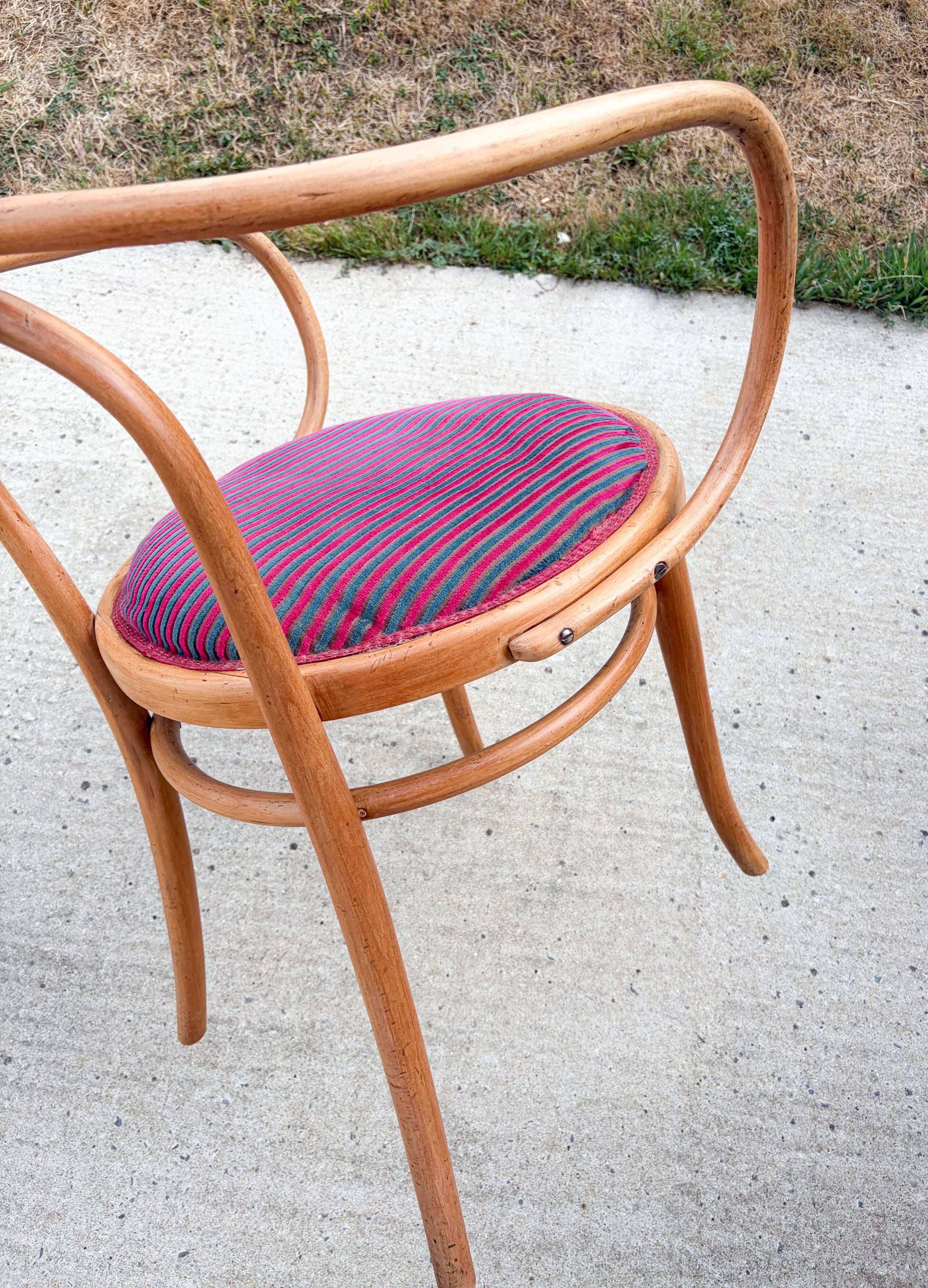 Fauteuil en bois courbé , 209 de Thonet , dit Le Corbusier , 1900'
