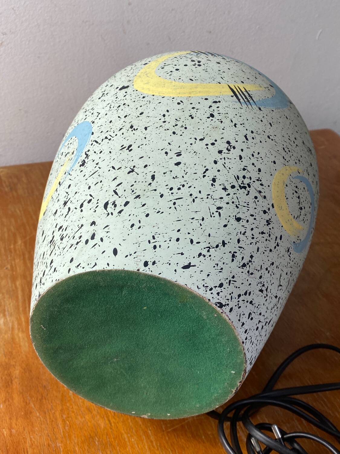 Terracotta lamp base with graphic decor