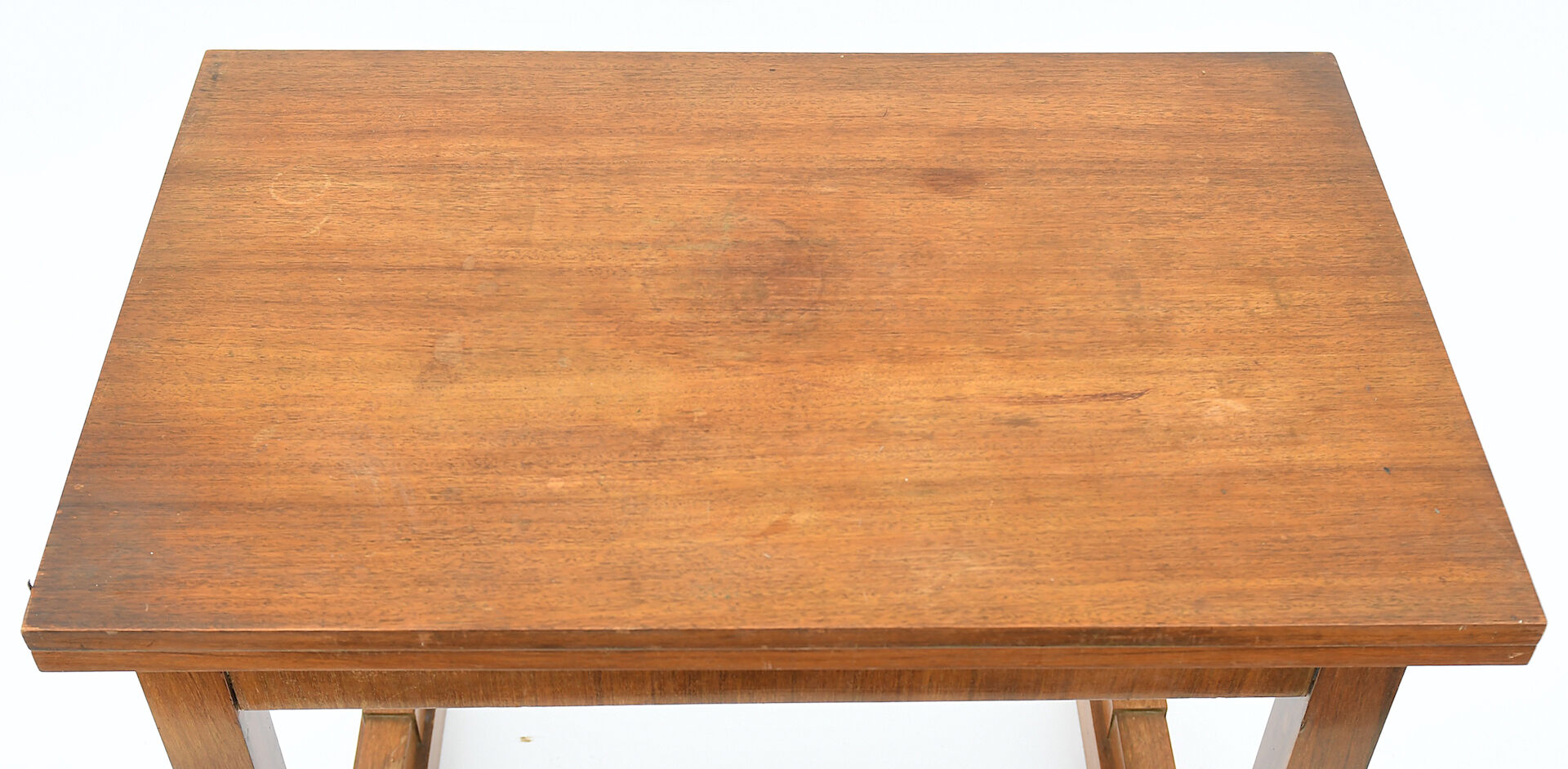 Portfolio table from the 1940s