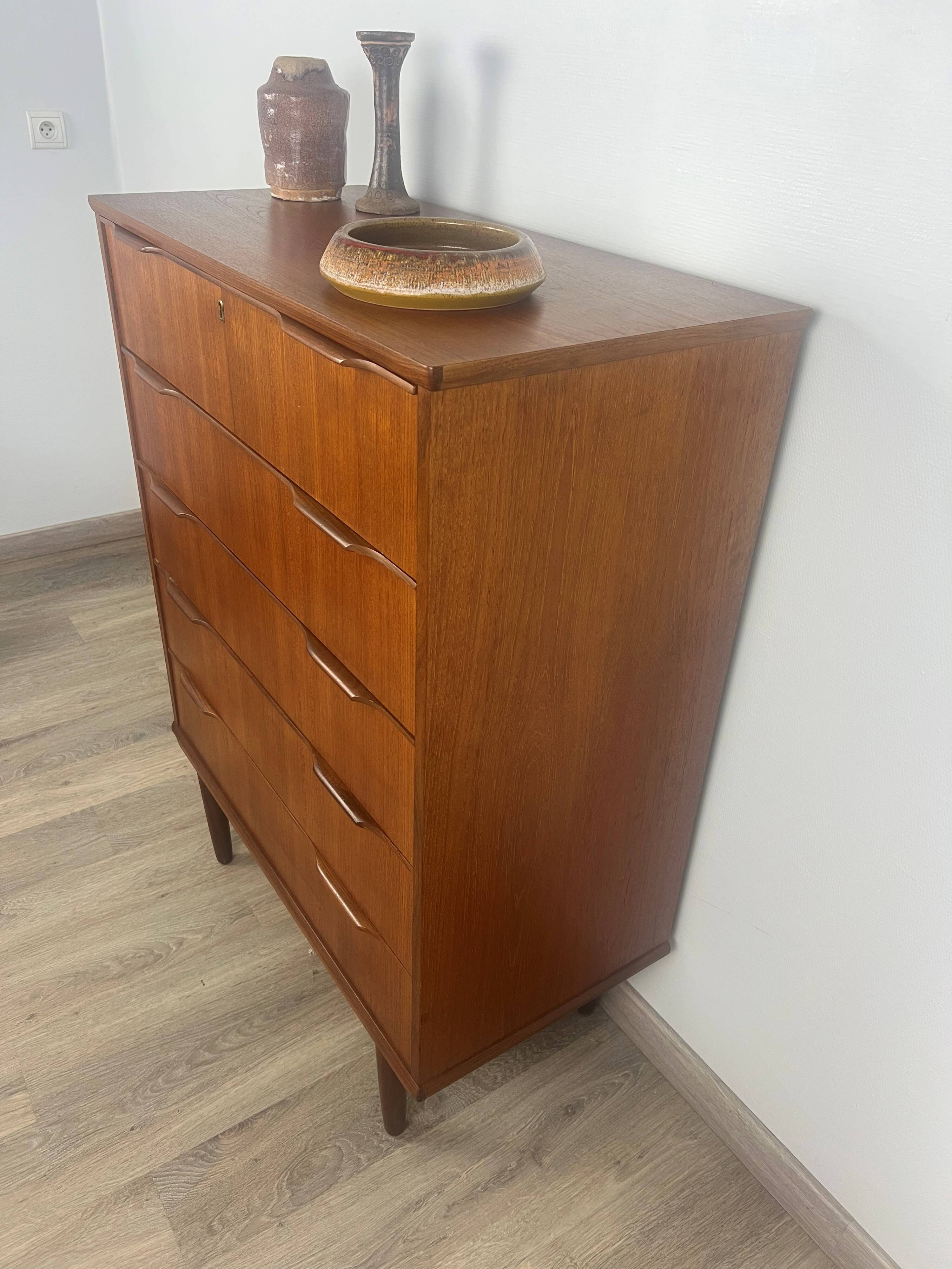 Scandinavian teak chest of drawers (from Denmark)
