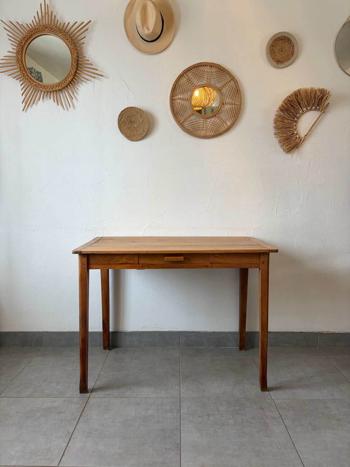 Charming vintage oak table/desk