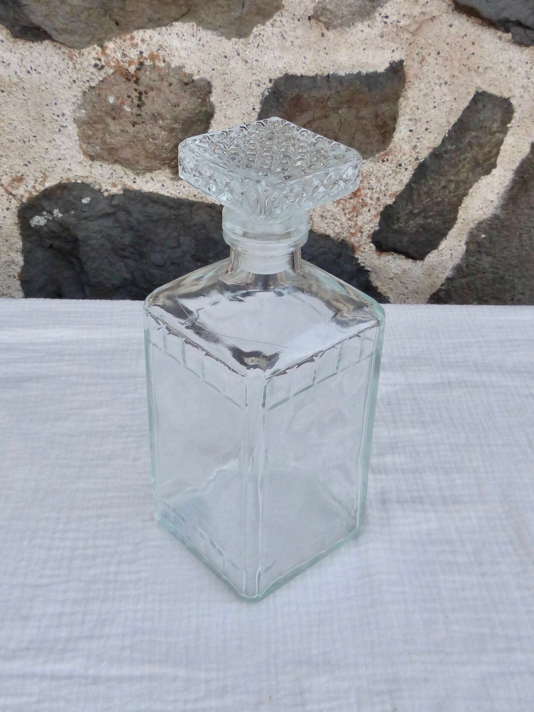 Glass whisky decanter