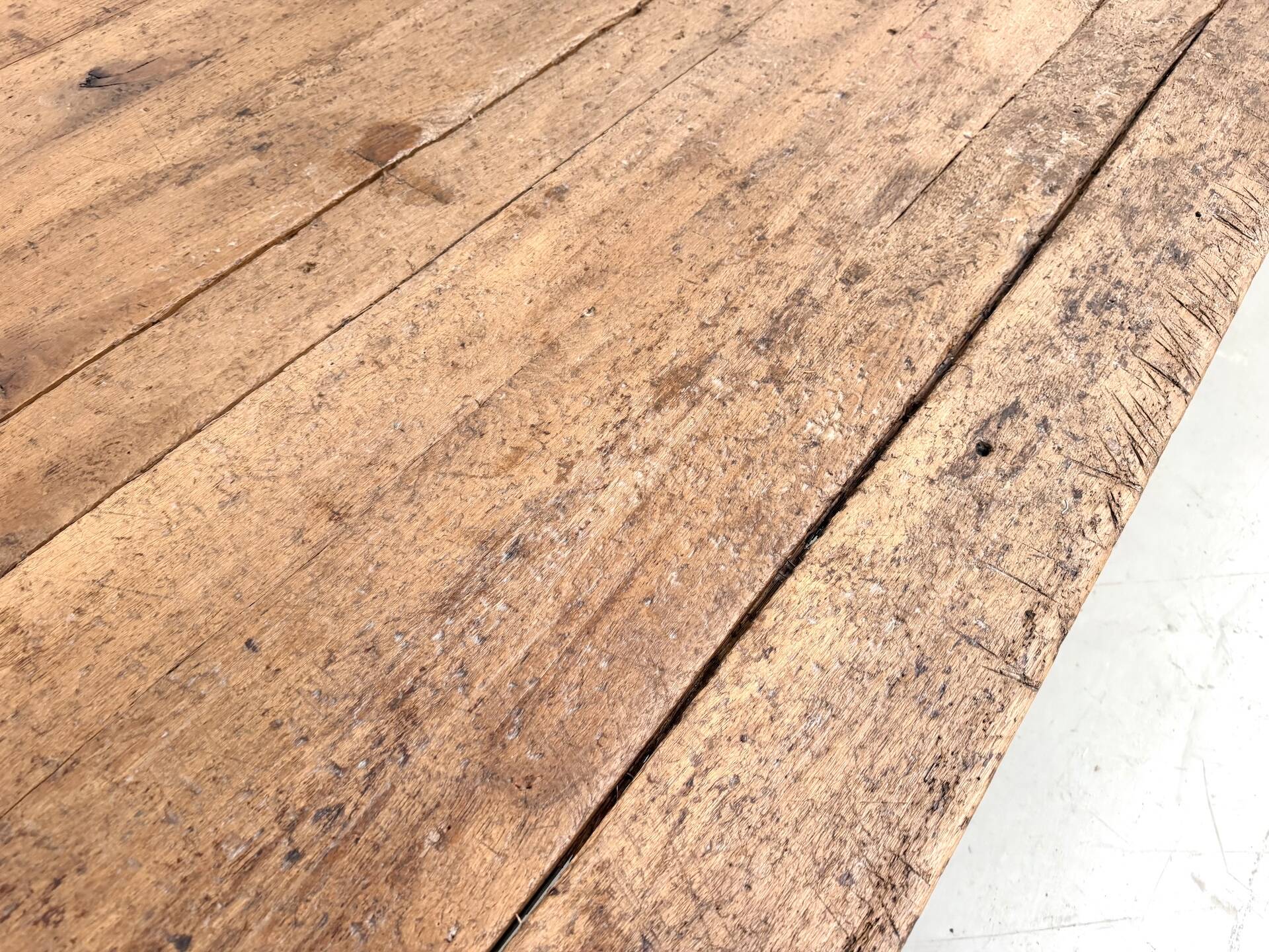 Large brutalist farmhouse table in solid oak from the 1950s.