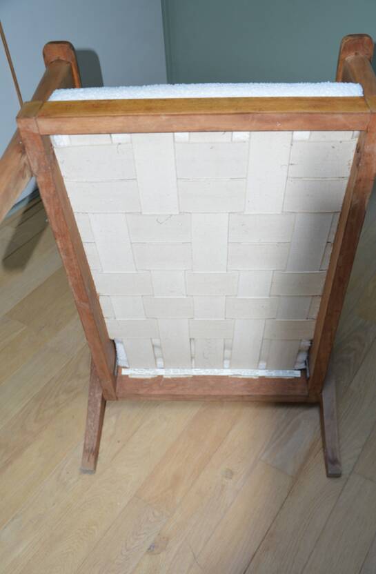 Fauteuil type scandinave en bois massif, retapissé