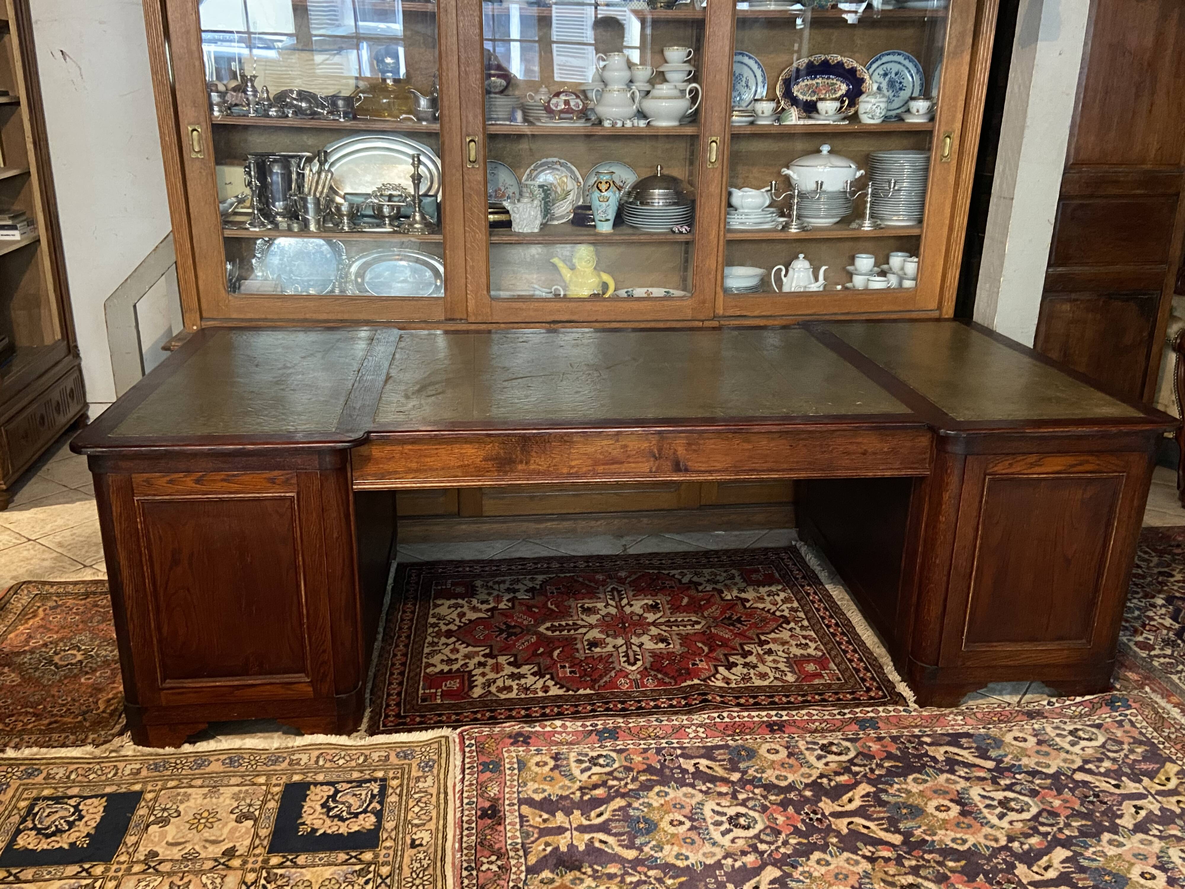 Immense oak solid wood staff desk in English style 248 x 114 cm