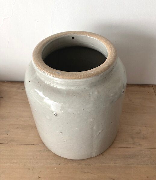 Large white sandstone mustard pot, 5L