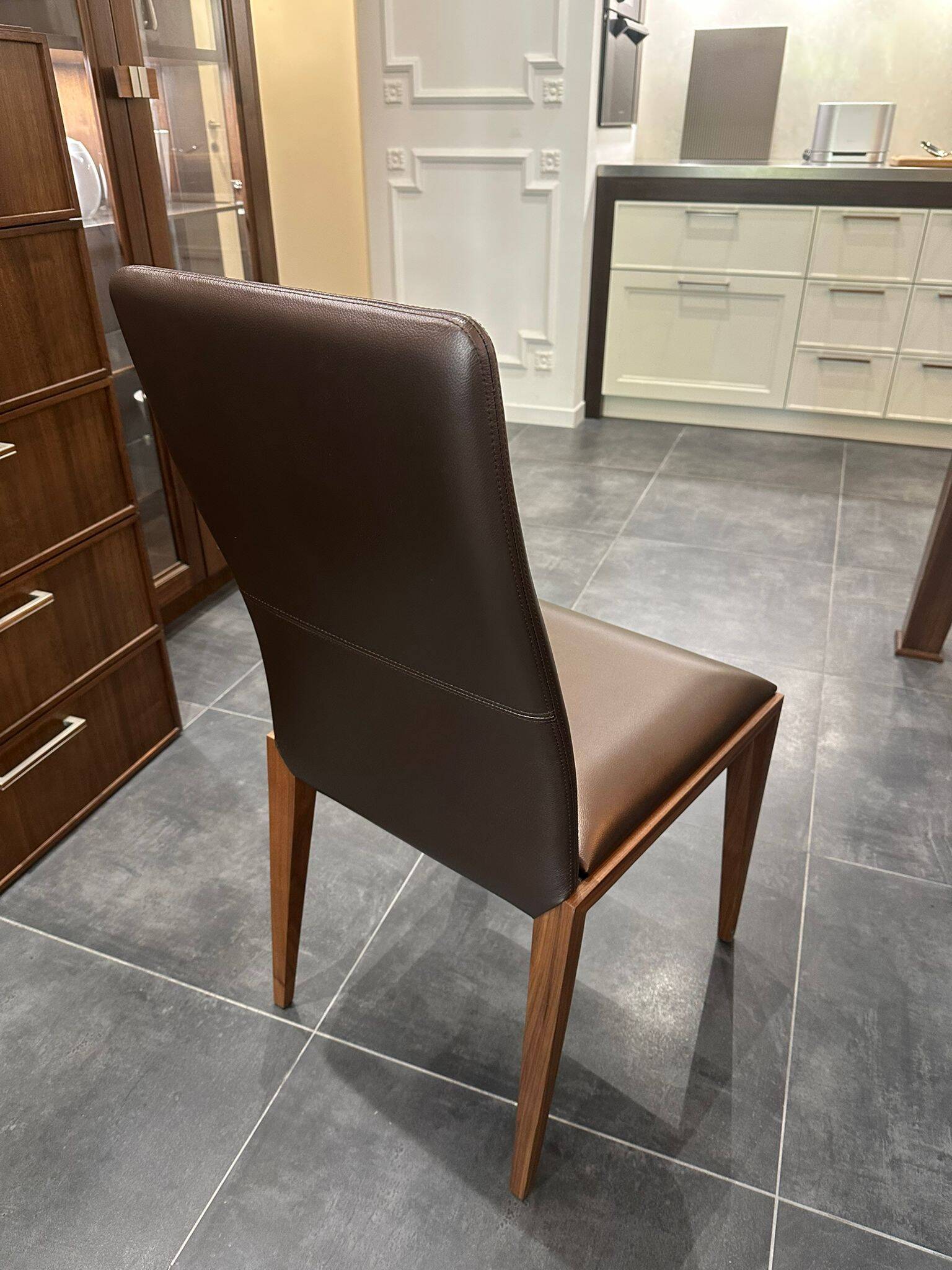 Lot - doca table & 6 Giada chairs