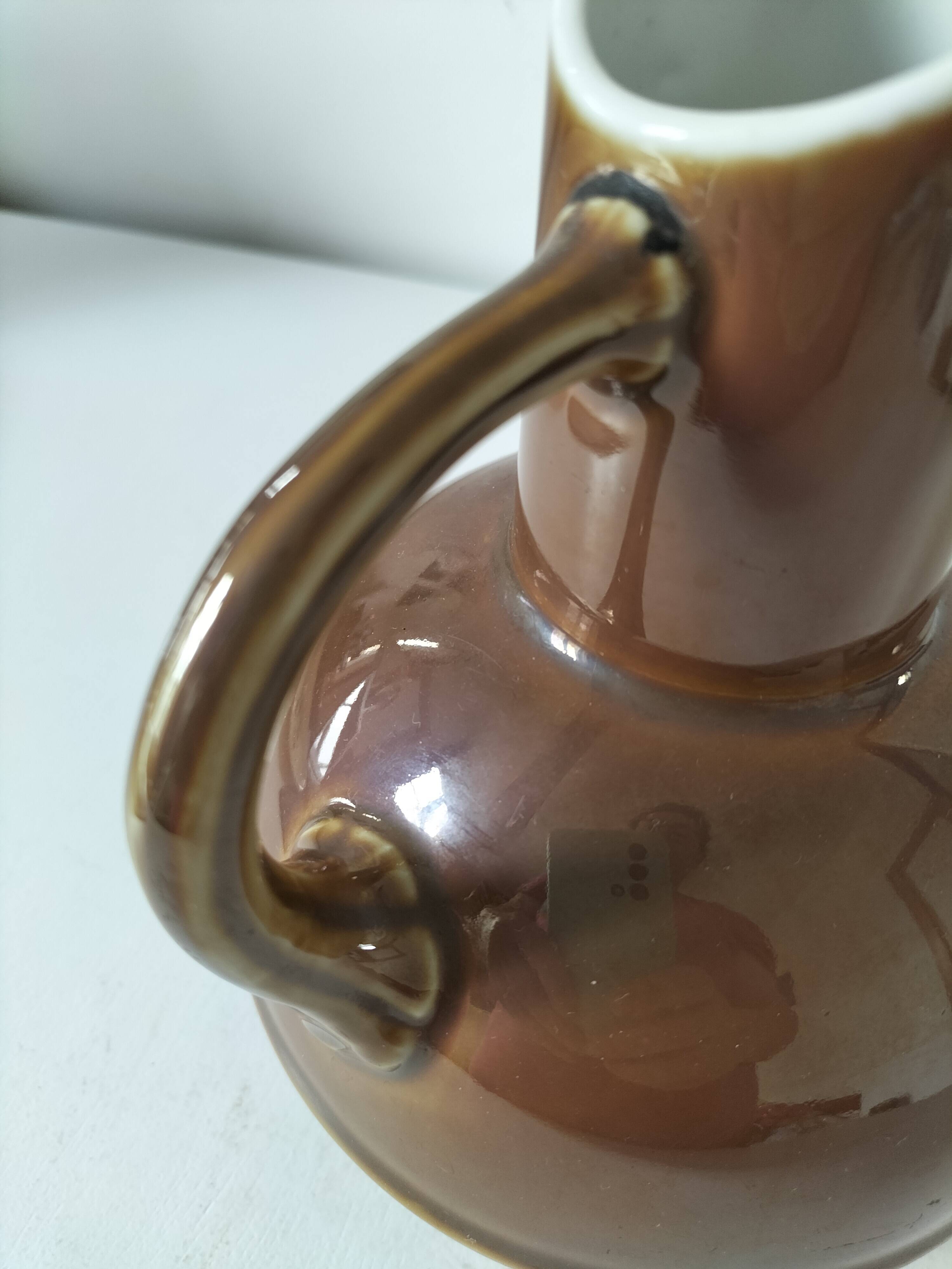C.P. & Cie Pillivuyt Mehun porcelain carafe - circa 1900