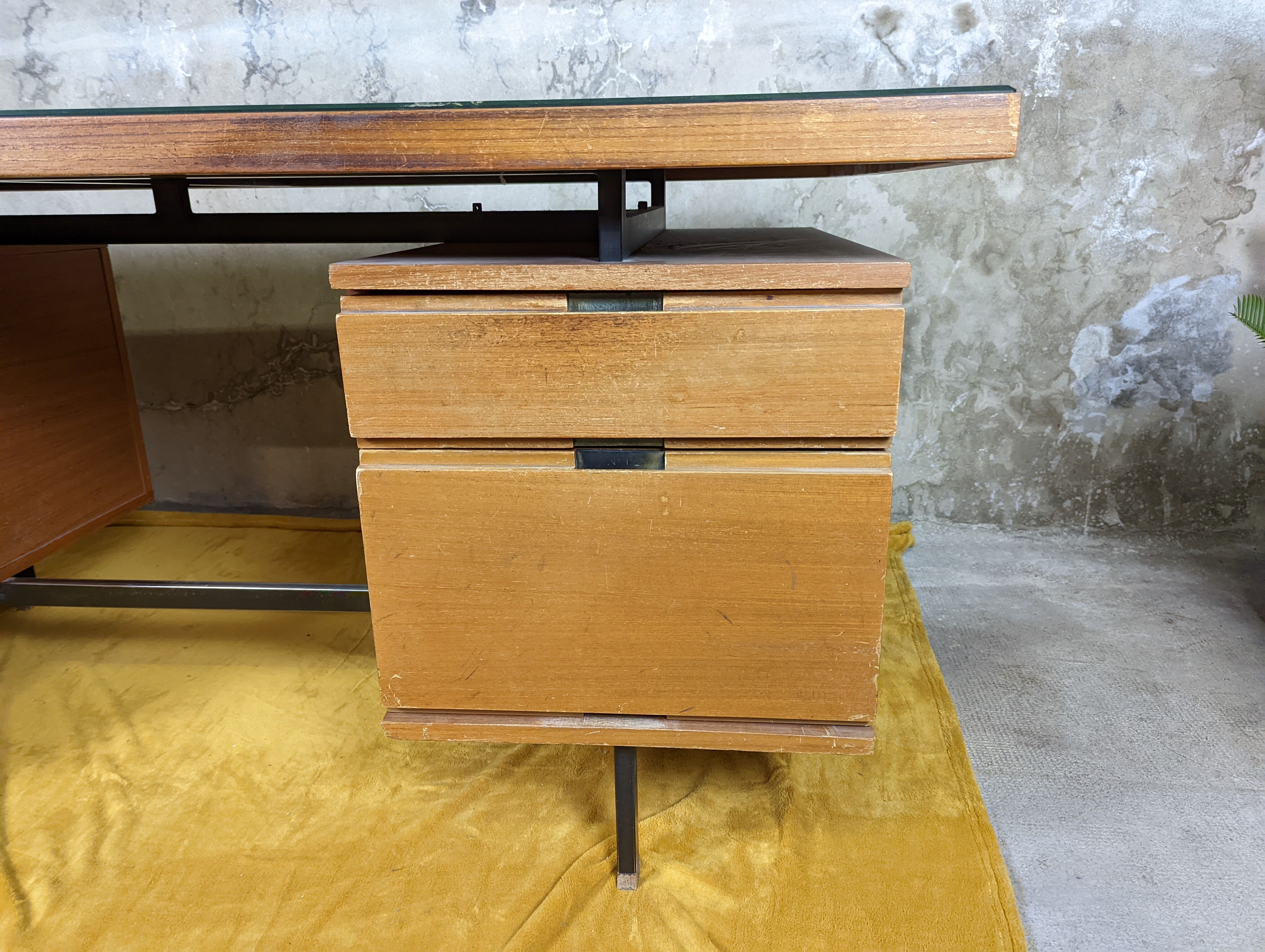 Minvielle desk in mahogany pierre guariche