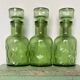 Lot de trois carafes en verre depoli