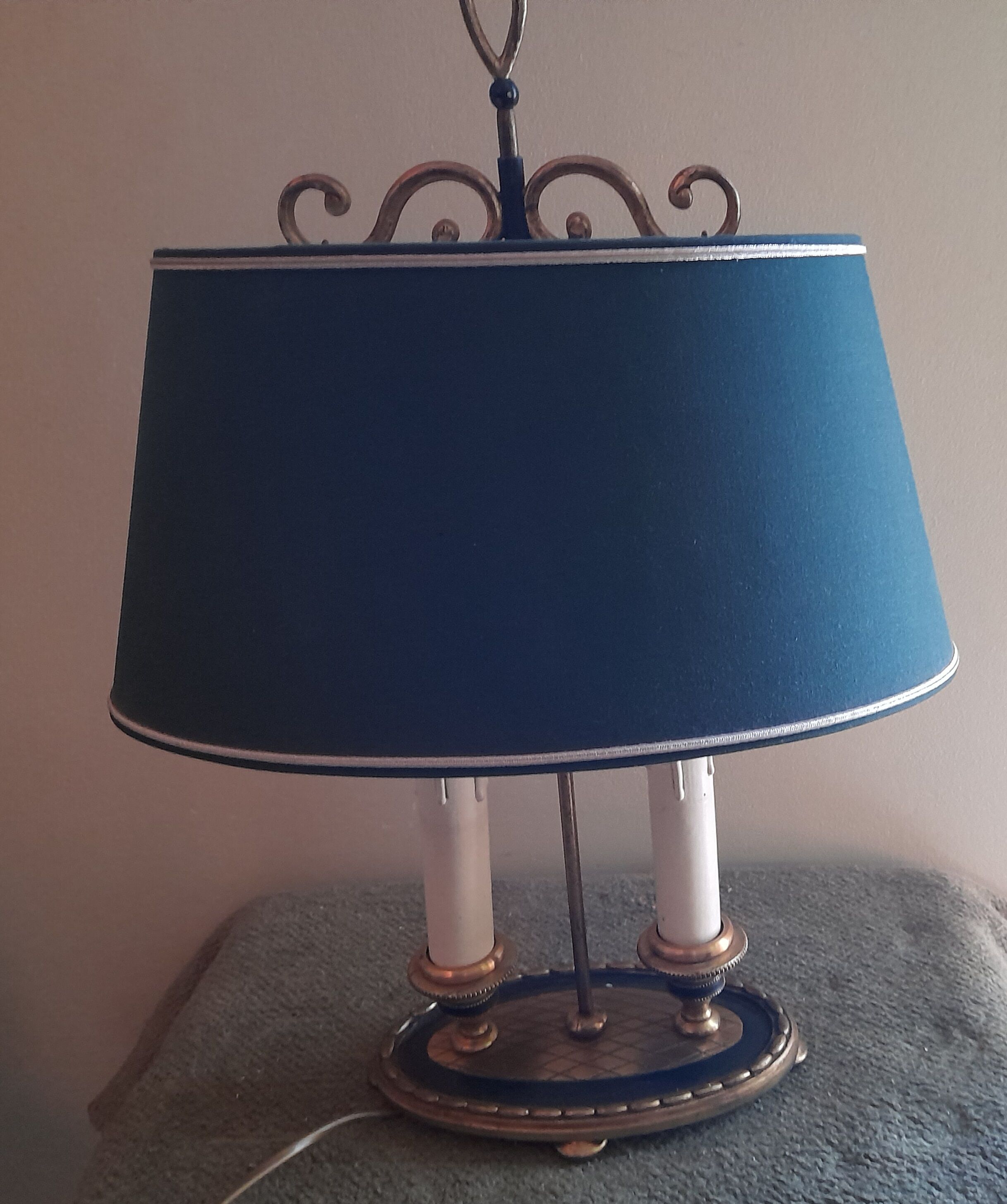 Hot water bottle style lamp 2 burners